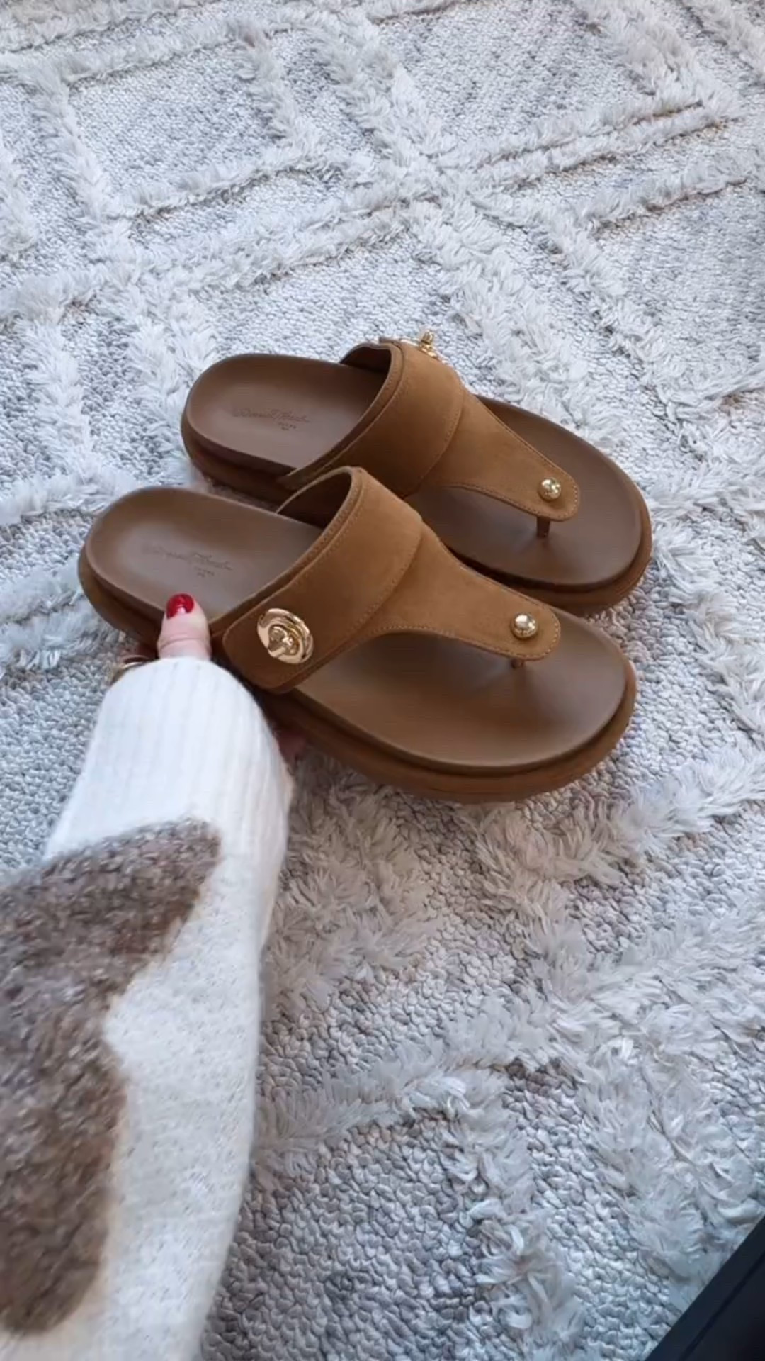 Target sandals! Dark cognac with T-strap

#LTKootd