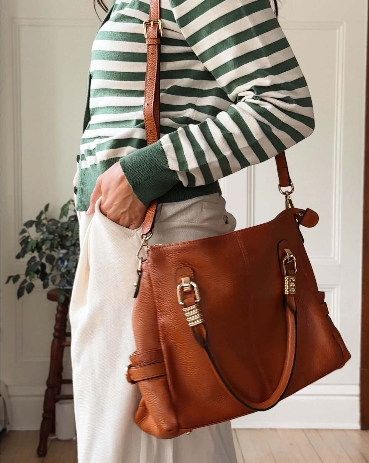 🍂 Fall layers, the Böhme way 🍂 Thoughtful textures, warm tones, and pieces made to mix + match all season long. These are the outfits I’ll be reaching for on crisp mornings + cozy evenings. Linked on LTK so you can style your own fall favorites.

#kindredhomestead #ltkfallfashion #bohme
