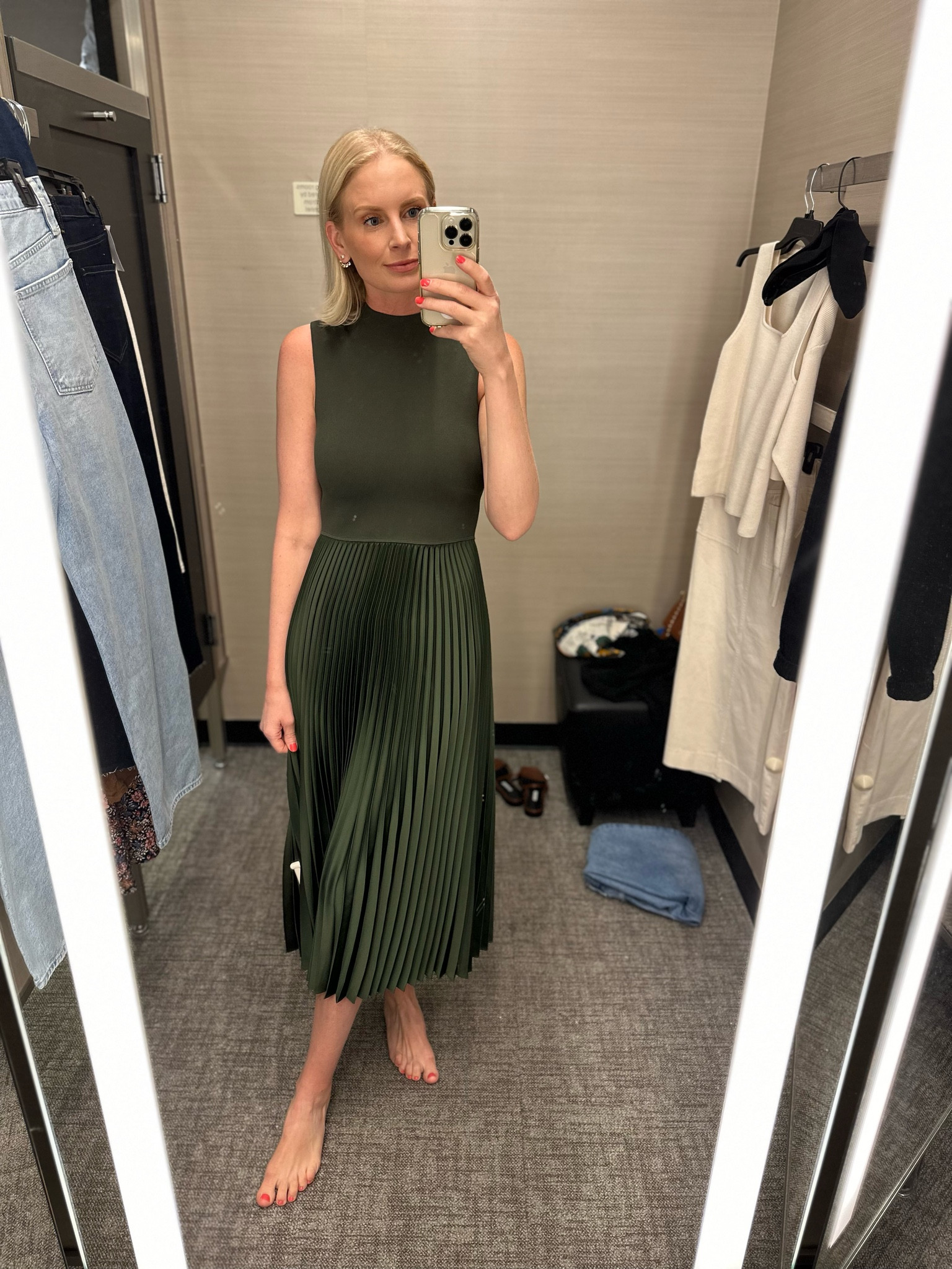 LOVE this pleated dress! Super cute, comfortable and flattering. A great piece for fall if you live somewhere warm!! I’m in the small 💚

#LTKxNSale