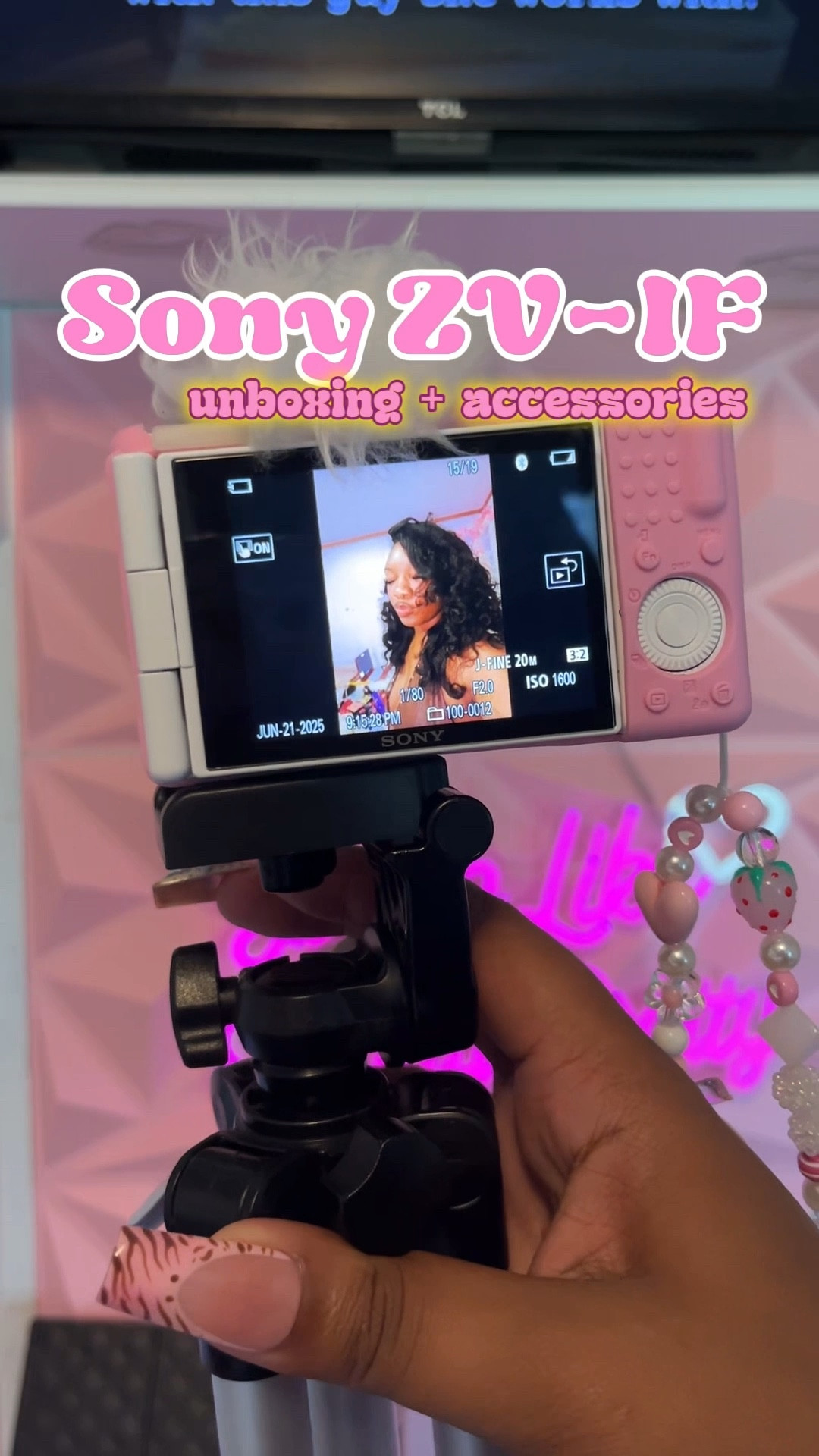 unboxing my sony zv-1f! i love this camera, not just for vlogging but taking pictures as well 💕 #sonycamera #sonyzv1f #vlogcamera