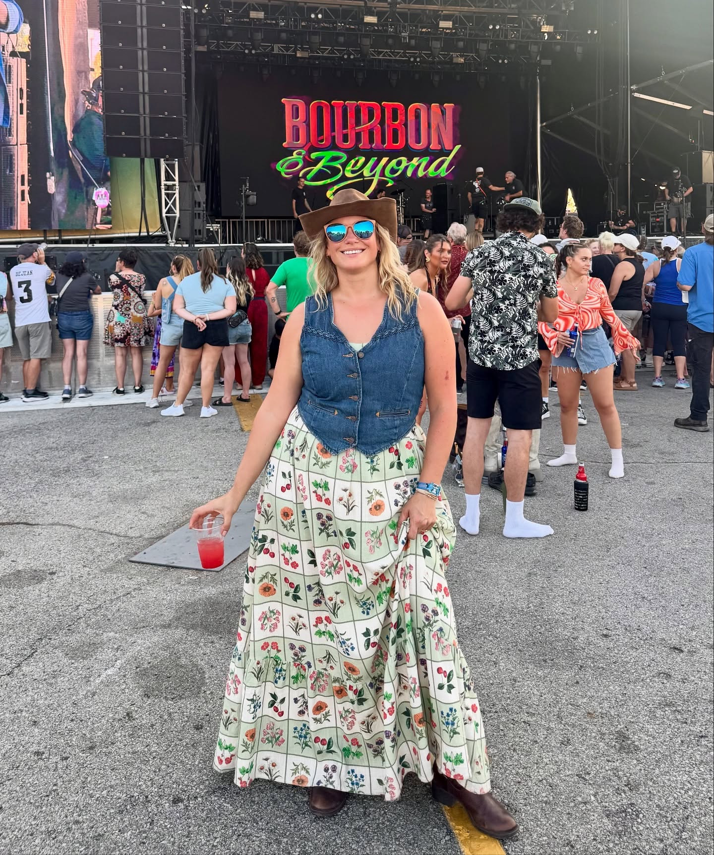 Day #2 of @bourbonandbeyond was filled with nostalgia and was exactly why I wanted to go this year! Artists we grew up listening to like @switchfoot @gavindegraw & @colbiecaillat brought their A-game and took us waaaay back! 

Even more special I got to share it with @tiffany61089 💕 Our millennial selves were singing every word! 

Some people go for the bourbon, I go for the feels the music brings me! 🎶🎸

Dress: @petalandpup 
Vest: @levis 

Comment “outfit” and I’ll send you the details!

#bourbonandbeyond #petalandpup #levis #switchfoot #louisville #kentucky