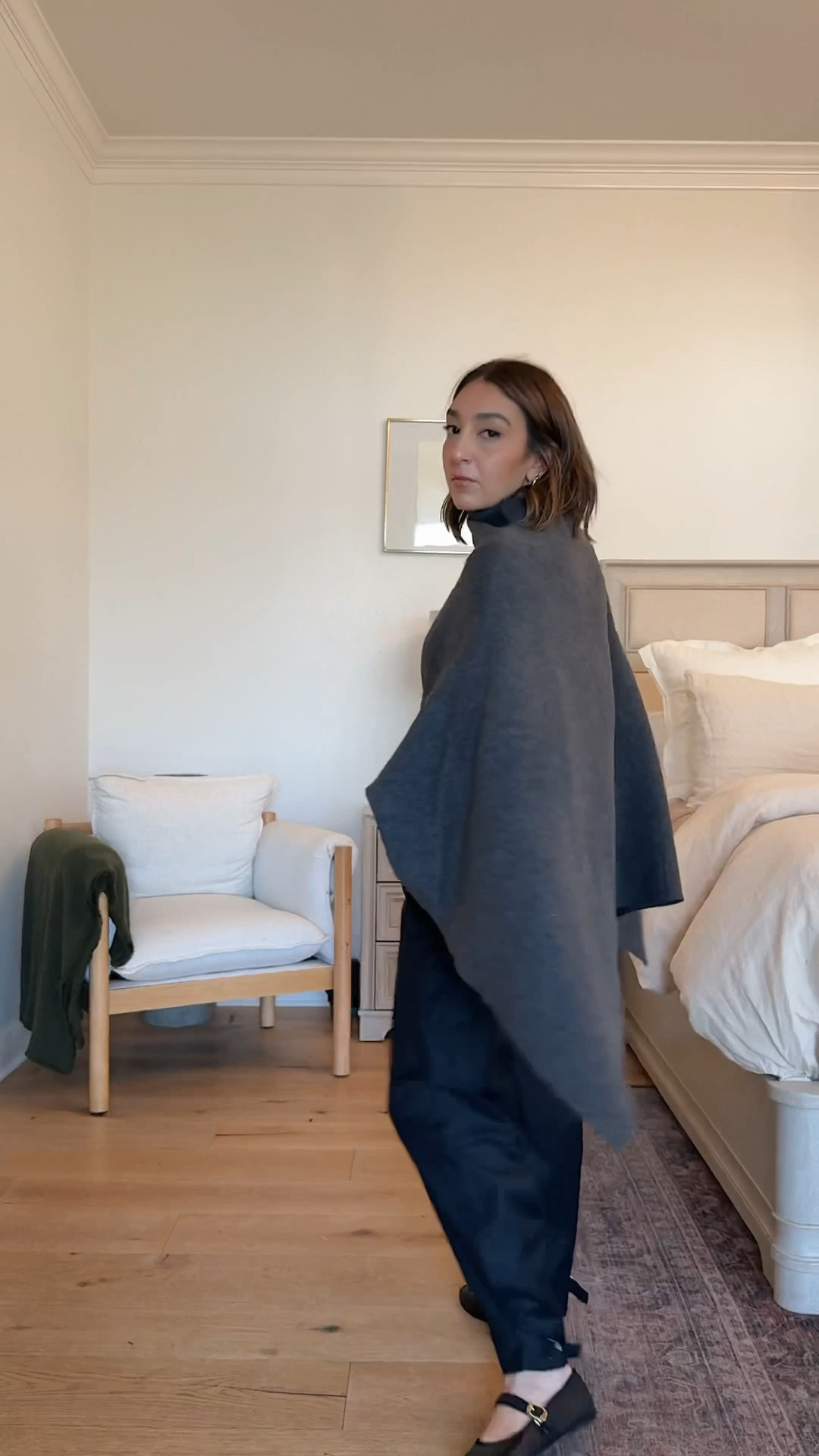 5 looks with the same cape 🕺🏻 a good cape is hard to beat and will basically never go out of style so here’s a few ideas on how to style this one which is under $90 - also added other options just in case 