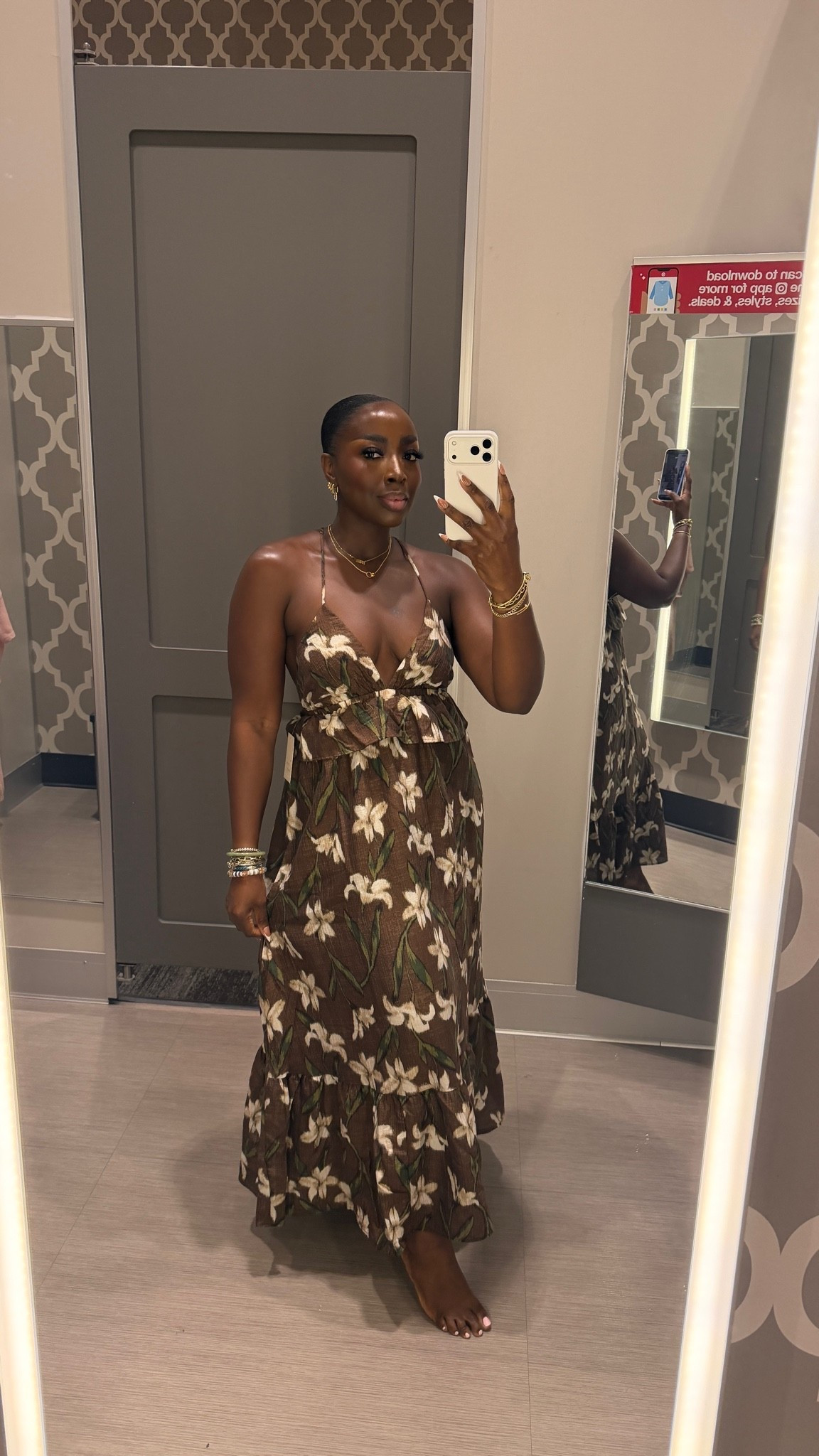 Cute option for a teacher outfit, especially since it’s still hot outside in some areas. You can easily throw a cardigan on top of this if you’re going to be in AC. Wearing a M.
