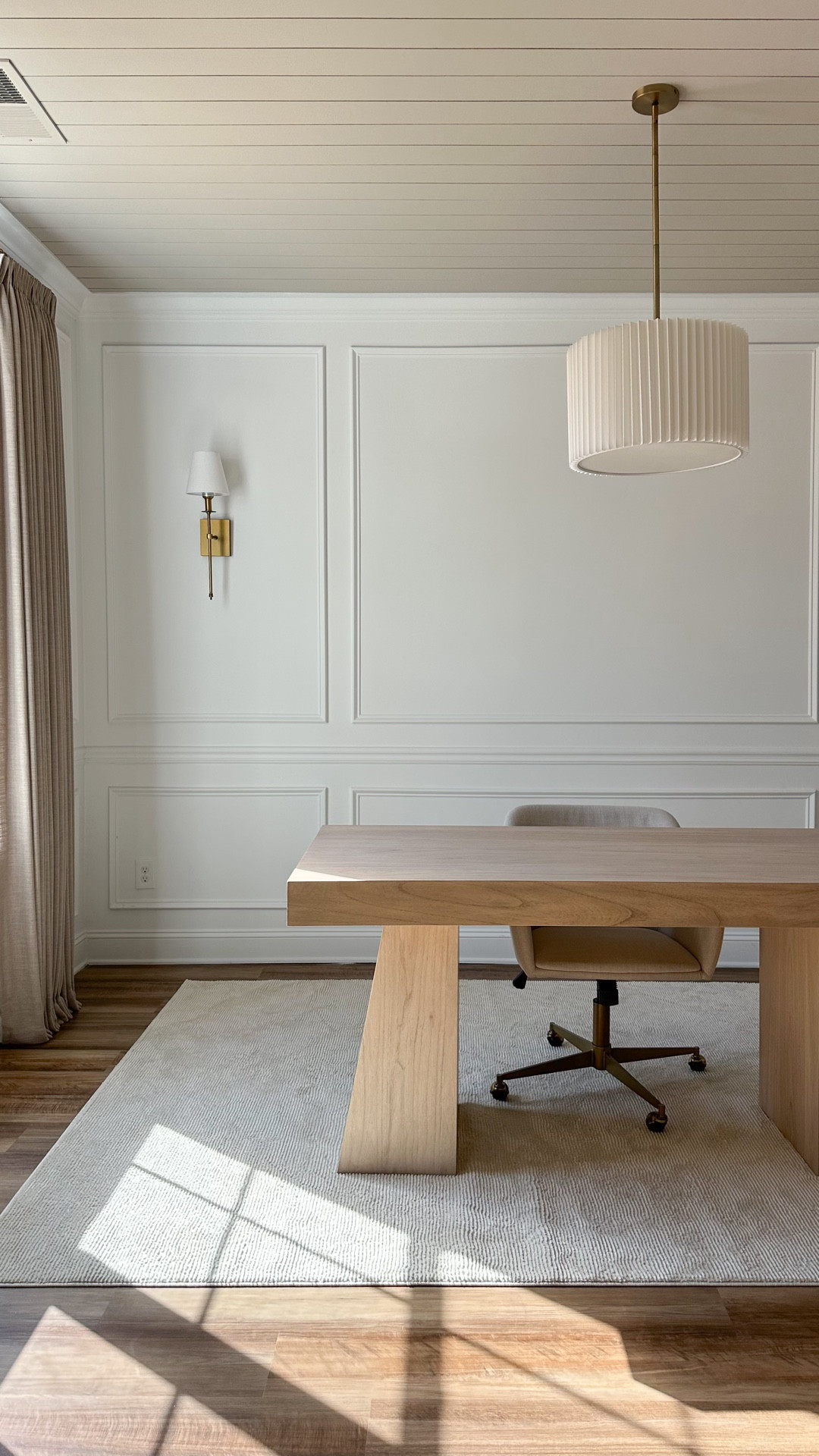 Wfh, but make it aesthetic✨ 

I love this space, but it’s time for little changes here and there.

Comment OFFICE for links to this post! 

#homeoffice #neutralaesthetic #homeinterior #minimalisticstyle