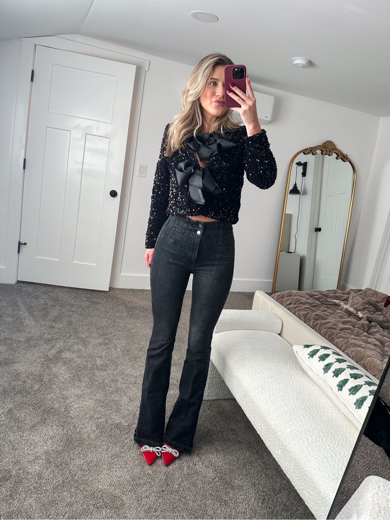 Holiday outfit inspo ❣️



#amazon #amazonfinds #amazonfashion #sequintop #flarejeans #redheels 

#LTKHoliday #LTKParties #LTKSeasonal