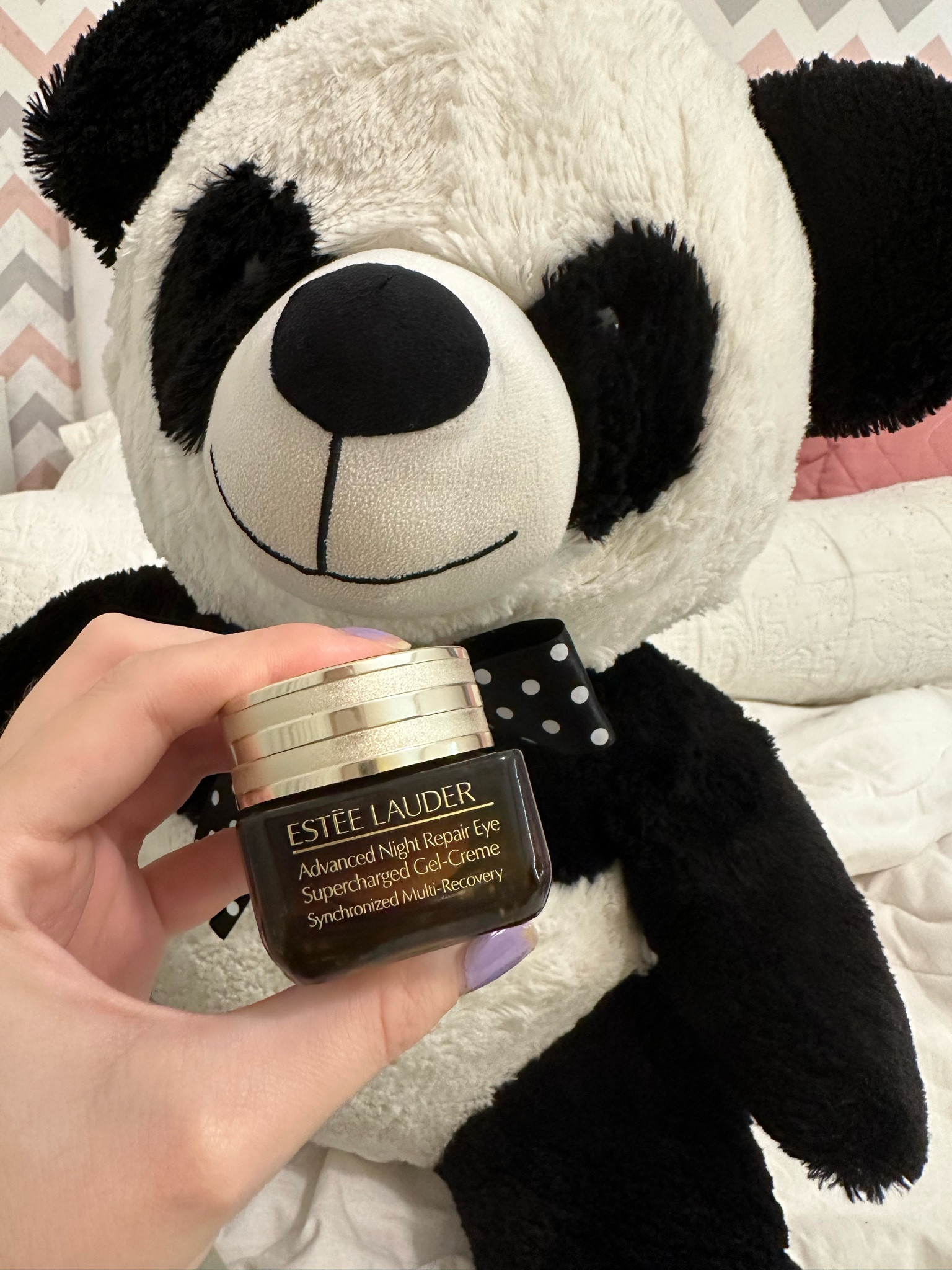 Advanced night repair na área dos olhos pra não acordar igual ao meu pandinha. Boa noite! 


#esteelauder #àreadosolhos #advancednightrepair #olheiras #panda

#LTKbrasil #LTKbeauty