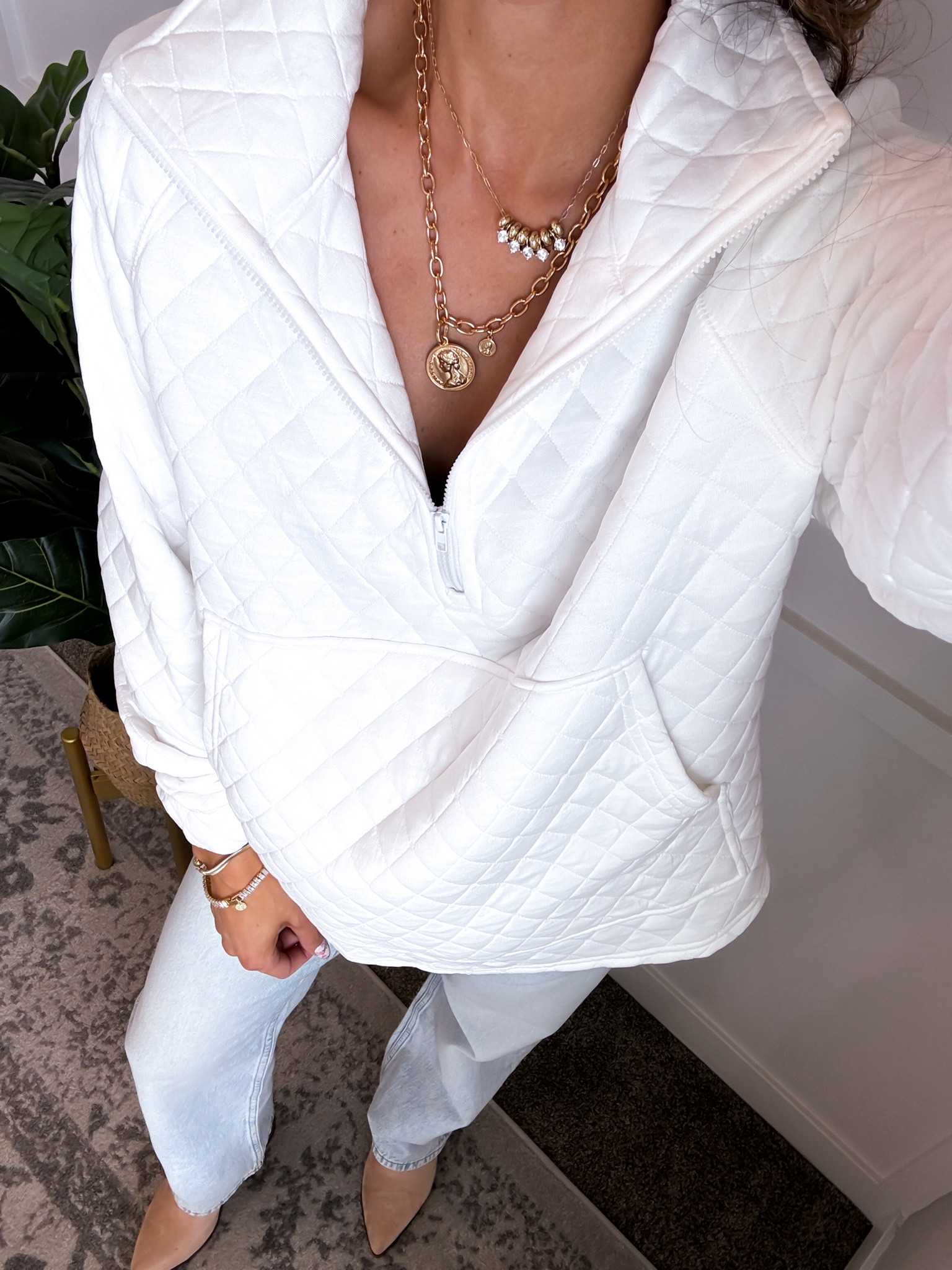 I sized up pregnancy/oversize fit. Otherwise recommend your true to size. 

Casual outfits | everyday outfits | sweater dresses | vest | jeans | leggings outfit | holiday outfits | sweater outfits 