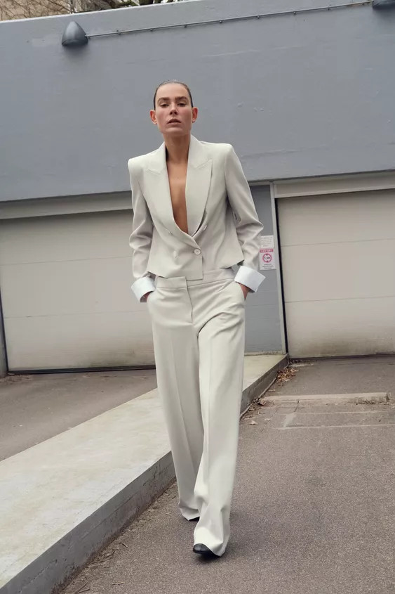 CROPPED BLAZER WITH CONTRASTING CUFFS | Zara US