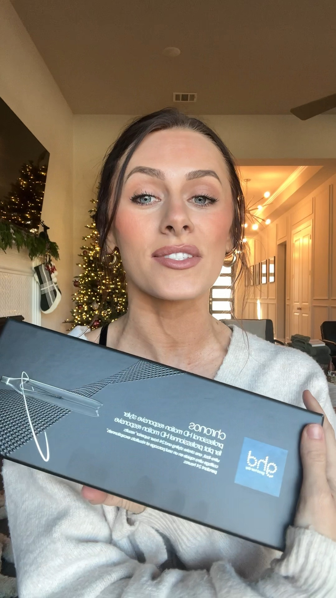 Straightening my dirty hair 😉 love this straightener. Can be used as a curling iron too!! 

#LTKGiftGuide #LTKHoliday #LTKBeauty