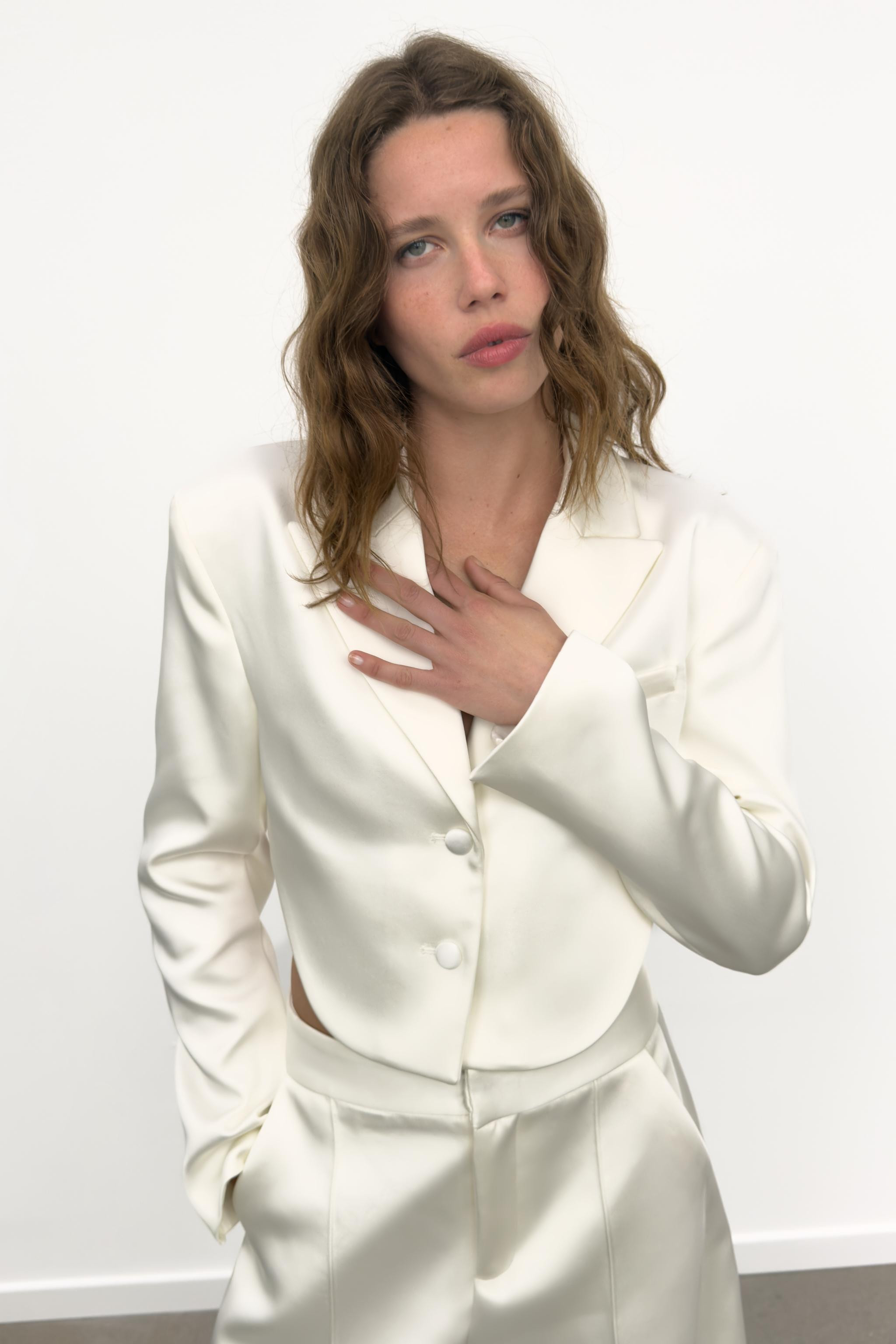 SATIN EFFECT CROP BLAZER WITH BACK VENT | Zara US