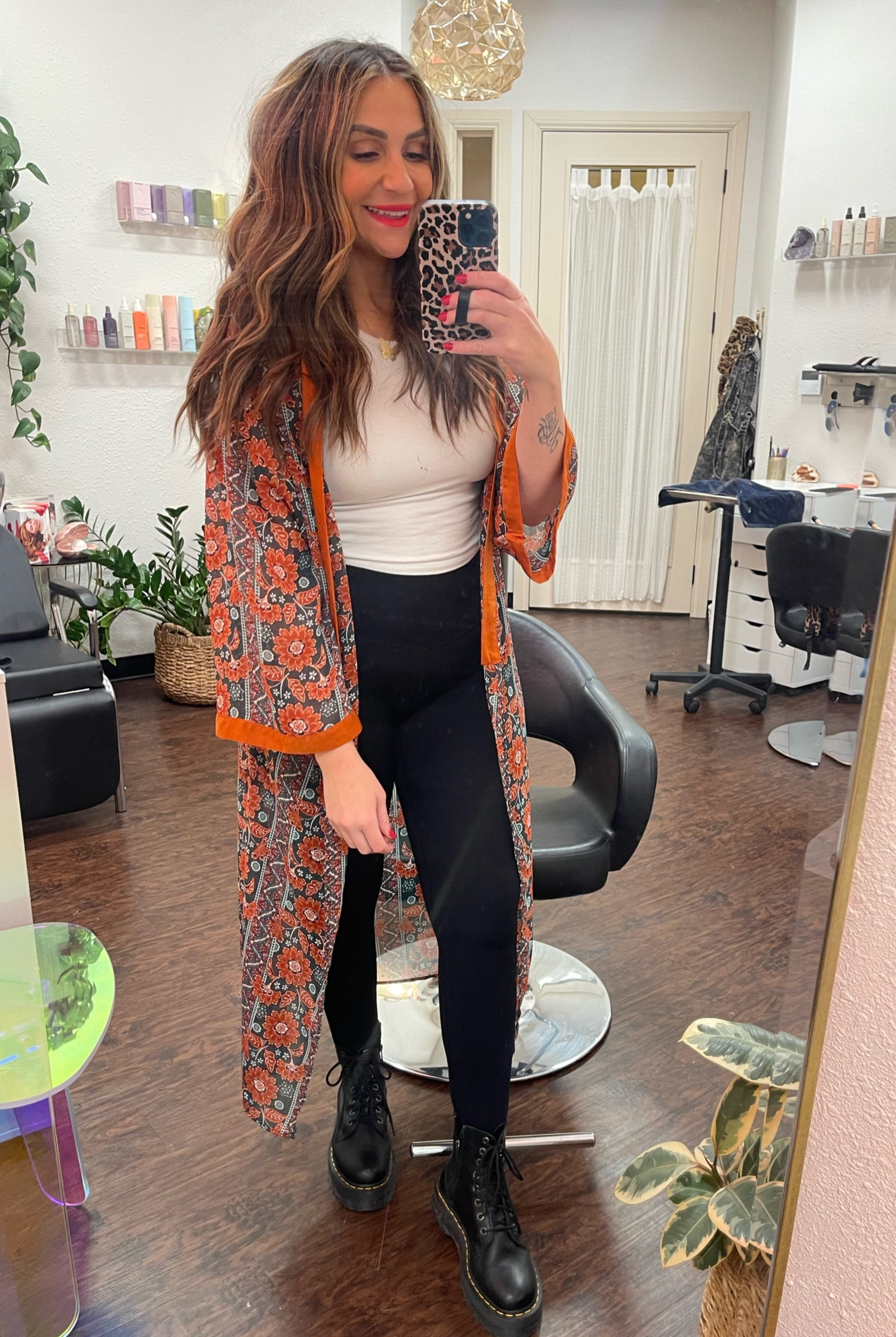 Kimonos are like appetizers:
Often over looked
Rarely a let down 
👘 
I’m 5’6”
155lbs
Kimono from target circa like 1999 - M 
(Linked some cute ones that are the same vibe)
Tank - M
Leggings  - M 
Hair length - shmedium 
Shoes - 9 TTS