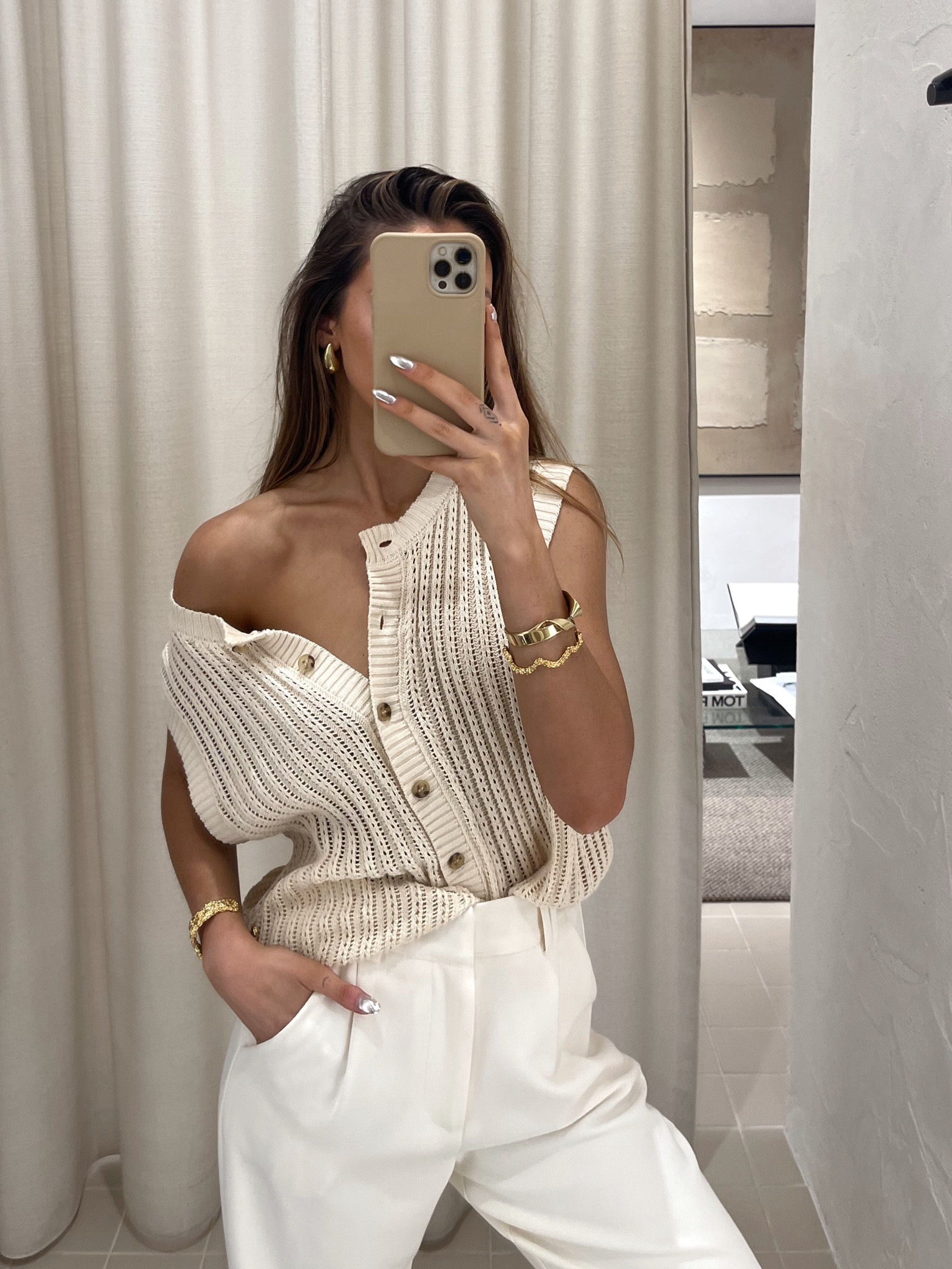 The perfect everyday throw on top (comfiest fit) 🤍 Wearing a size 8 for a slightly oversized fit x 

#LTKaustralia #LTKstyletip #LTKSeasonal