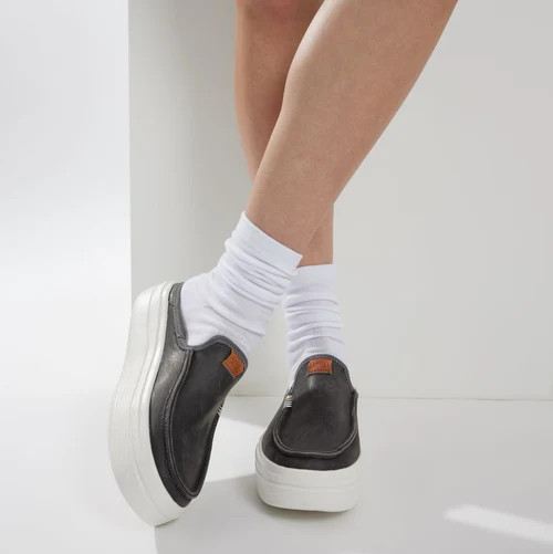 Austin Lift Leather Women - Black | HEYDUDE