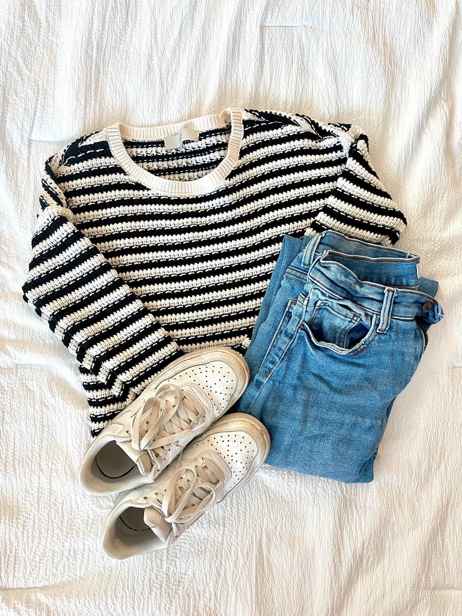 Stripe sweaters are one of my favorite fall outfit pieces! Perfect for game day outfits and teacher outfits! 

Black and white stripe sweater, light wash denim, white sneakers 

#falloutfits 

#LTKstyletip #LTKfindsunder100 #LTKSeasonal