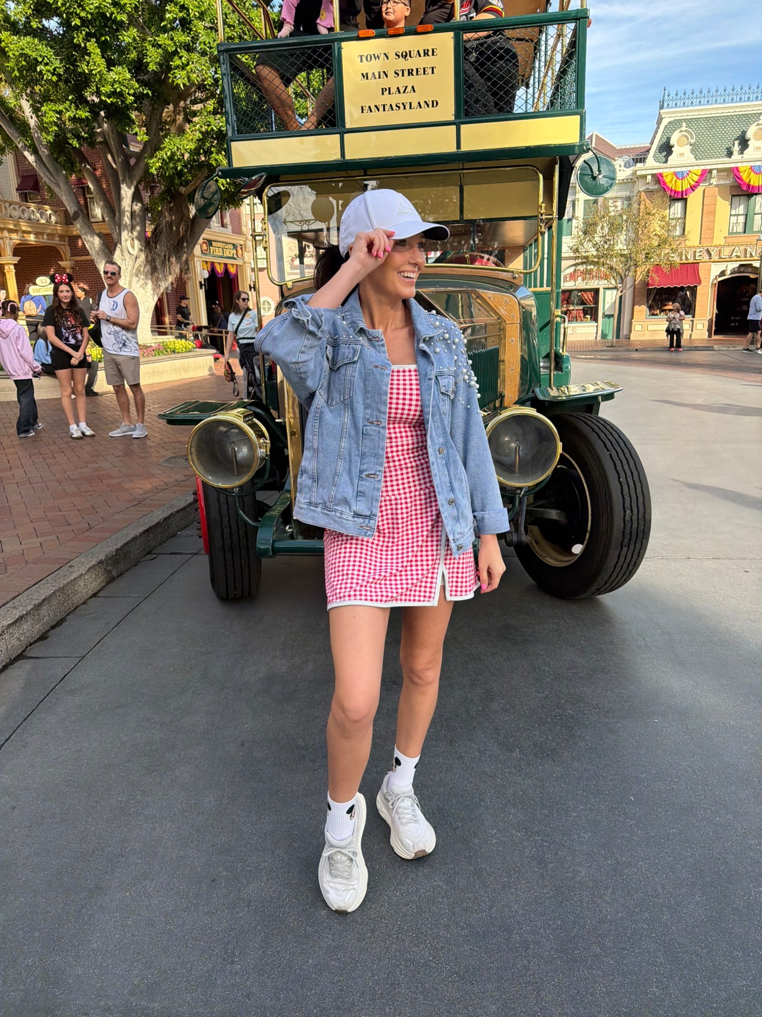 Disney Outfit ❤️

#disney #disneyland #disneyday #disneyfit #disneyoutfit #disneytrip #disneyvacation #disneyworld #disneycruise 

#LTKdayinmylife #LTKootd #LTKTravel