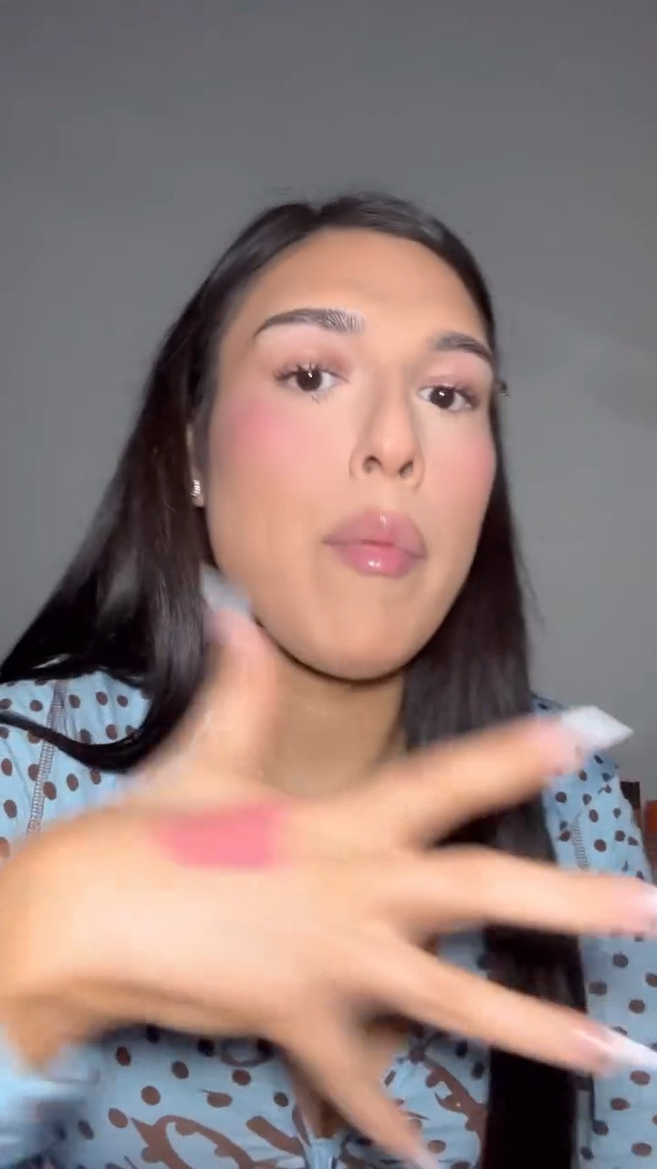 Would yall try this?
@hauslabs @bobbibrown @sheglam_official 
#blush #reels #explore #makeup
