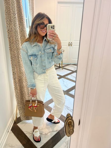 Wearing a size 24 in pants and a size 34 in the jacket! 

Spring outfit, casual outfit, denim jacket, white pants, cargo pants, citizens of humanity, Hermes, Emily Ann Gemma 

#LTKstyletip #LTKshoecrush