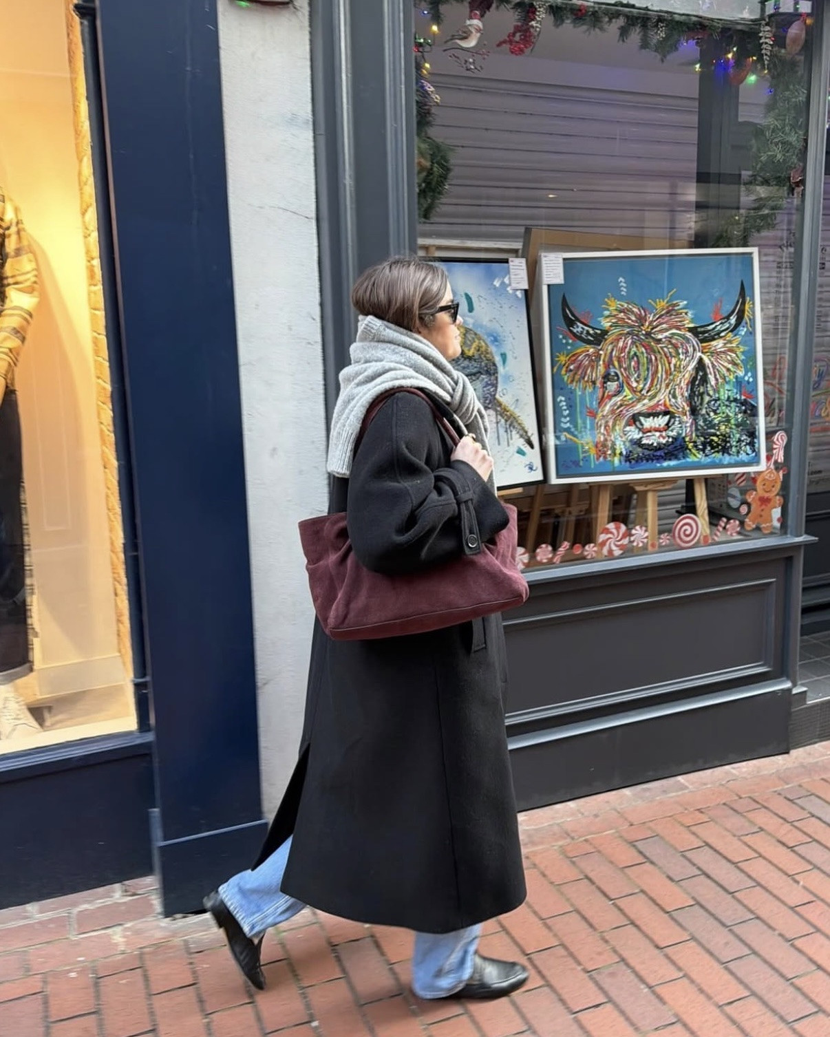 Draping a jumper over my black coat to wrap up warm

#LTKstyletip #LTKwinter