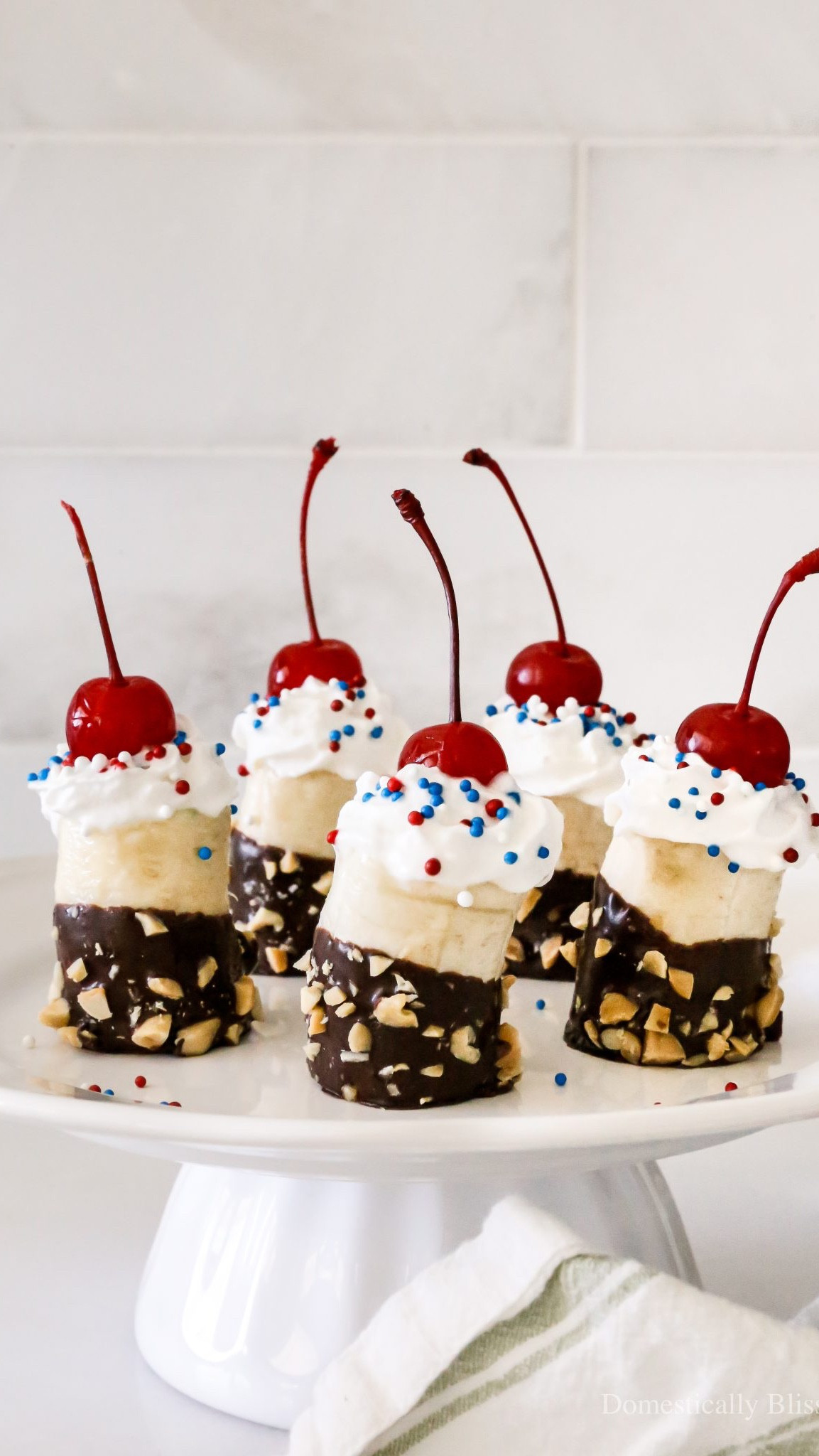 Banana Split Bites are a quick and easy dessert that the whole family will love.

See recipe:
https://domesticallyblissful.com/banana-split-bites/

🔗 Join our newsletter: https://domesticallyblissful.com/newsletter/ 

#LTKSummerEdit #LTKParties #LTKSeasonal