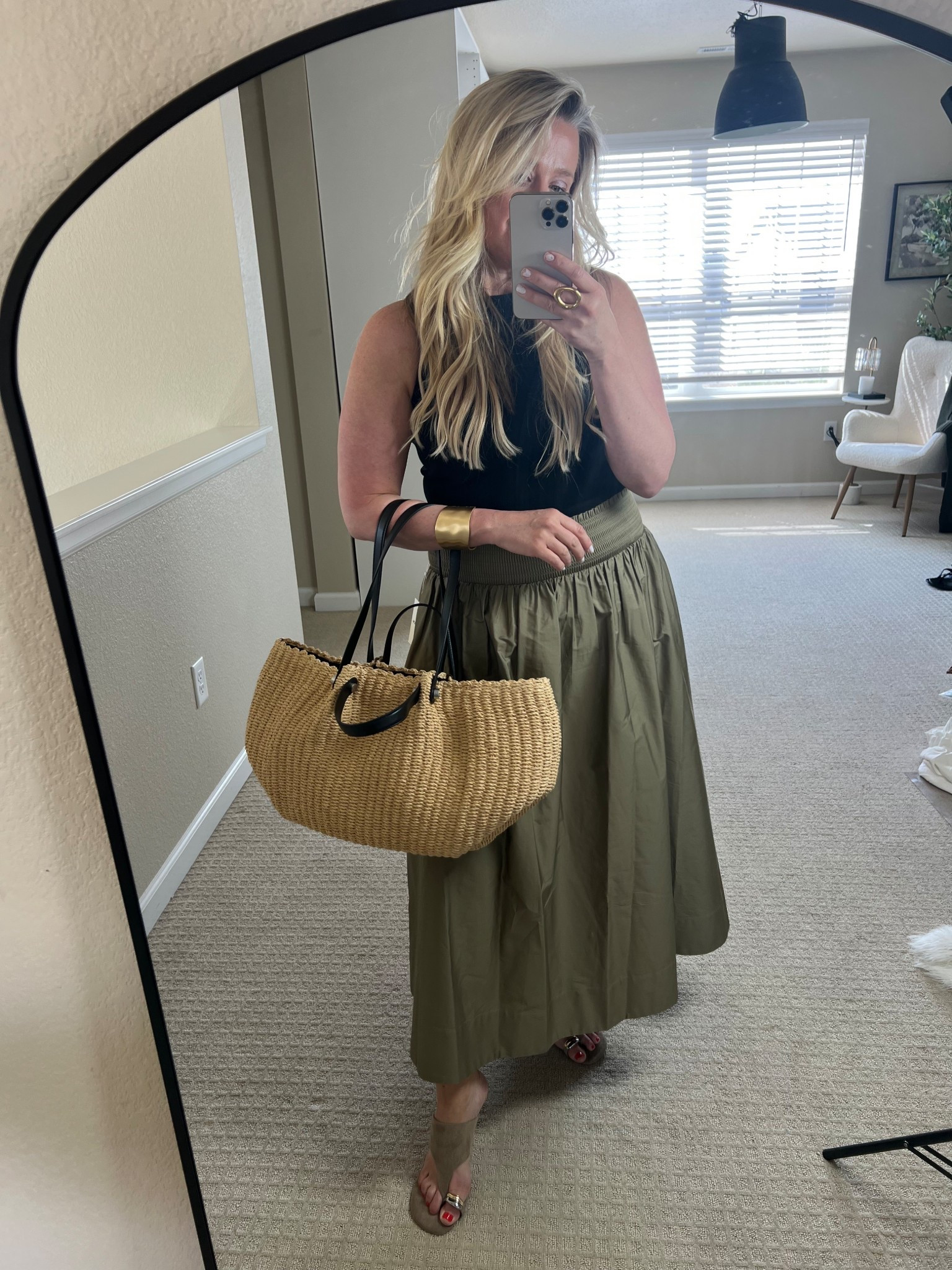  ✨Tap the bell and ❤️ for over 40 fashion, midlife style, midsize fashion and luxury looks for less. 

These Nordstrom finds are giving resort-ready vibes—but trust, I wear them anytime.
From vacation dinners to weekend errands, these pieces do it all—and make it look effortless. ✨

🖤 Olive smocked skirt + black tank = chic + comfy
💚 That wrap dress? Elegant enough for a dinner, easy enough for brunch
🤍 Navy cardi + linen pants = timeless layers you’ll reach for on repeat
💃 Textured maxi that feels like sunshine in a dress

These are the pieces I’ll be living in all spring + summer.

Which one’s your favorite?


#NordstromStyle #ResortWearEverywhere #SpringStyleEdit #MidlifeFashion #MidsizeStyle #TravelReadyLooks #Over40Style #EverydayChic #WearItAgainAndAgain

Follow my shop @Over40andmidlife on the @shop.LTK app to shop this post and get my exclusive app-only content!

#liketkit 
@shop.ltk
https://liketk.it/5c0A2