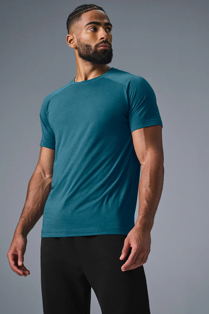 The Triumph Crew Neck Tee - Oceanic Teal | Alo Yoga (US)