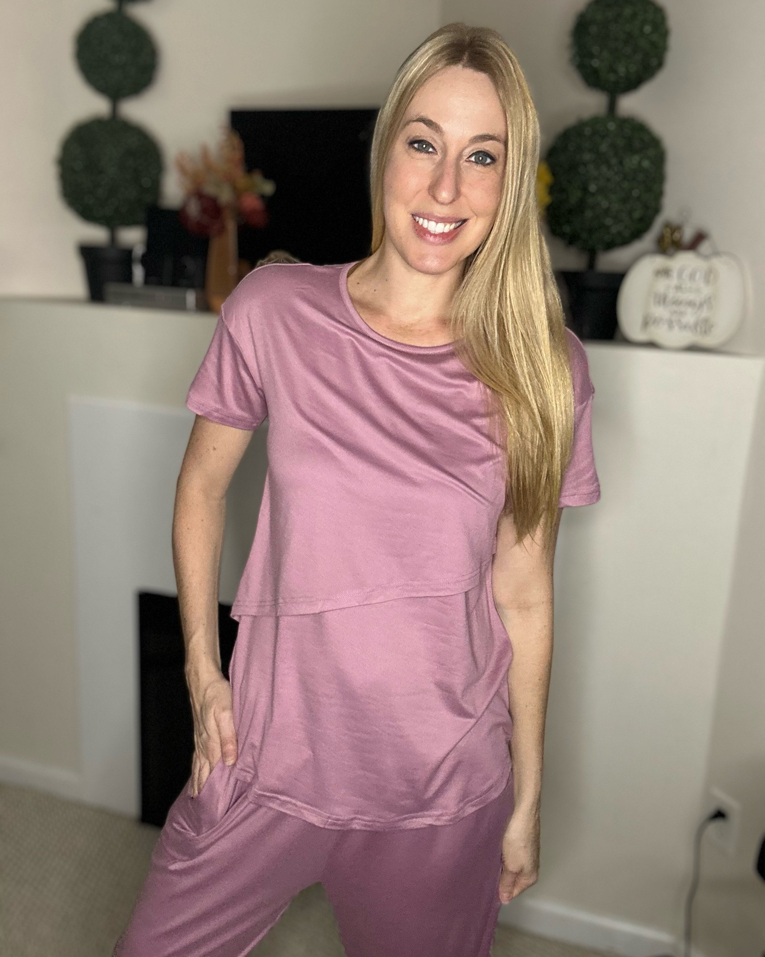 Expandable comfy set 
💕 both shorts and pants can expand - great for postpartum as well as thanksgiving day 
Very loose and cozy fitting