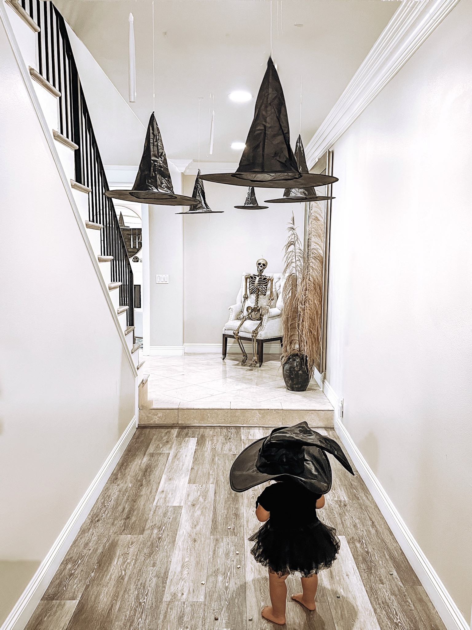 How to hang hats, bats & candlesticks this Halloween season 


#LTKSeasonal #LTKunder100 #LTKhome