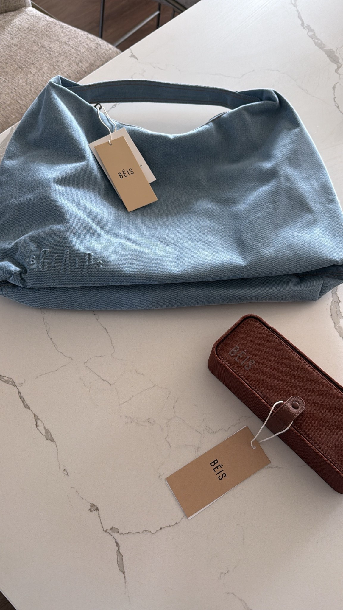 Obsessed with this Beis x Gap denim bag!! 
Beis also has travel jewelry cases - I needed one! 🤎
Christmas gift 
Goff for her 


#LTKHoliday #LTKTravel #LTKGiftGuide
