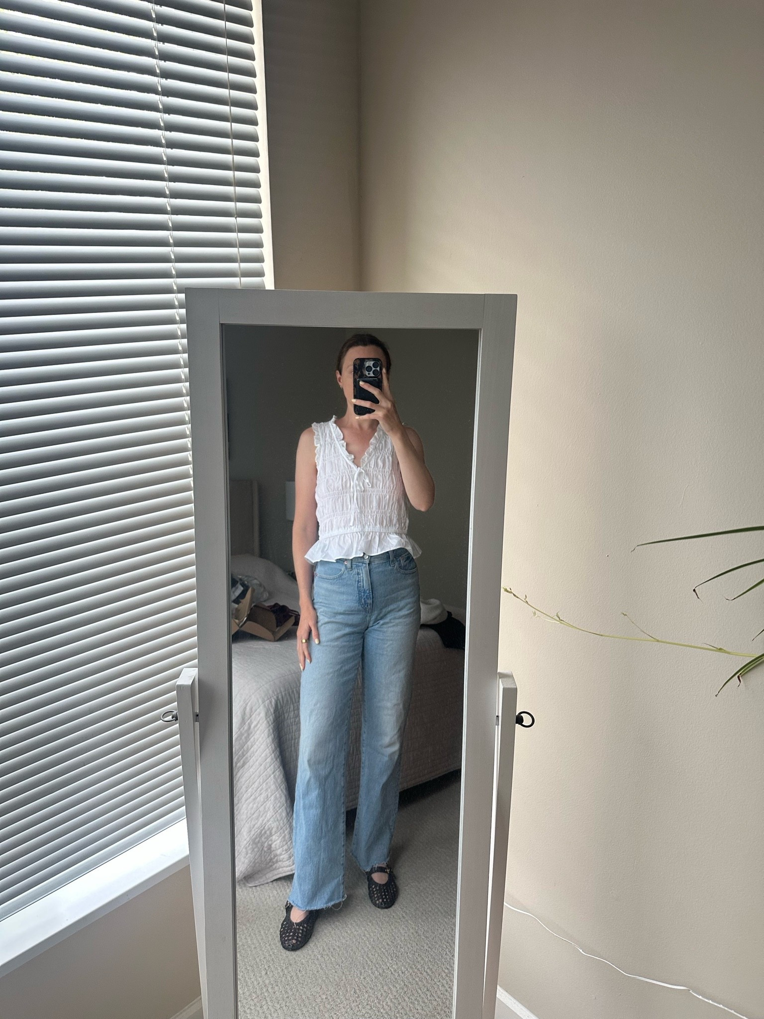 Gap Dainty White Top Finds

#LTKWorkwear #LTKSeasonal #LTKmomlife