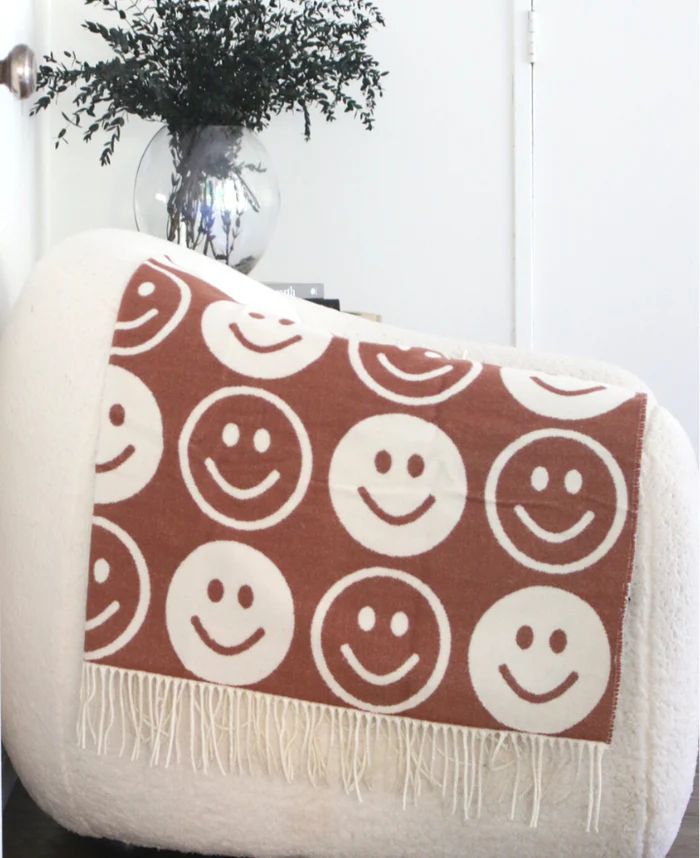Two-Tone Smiley Throw | The Styled Collection