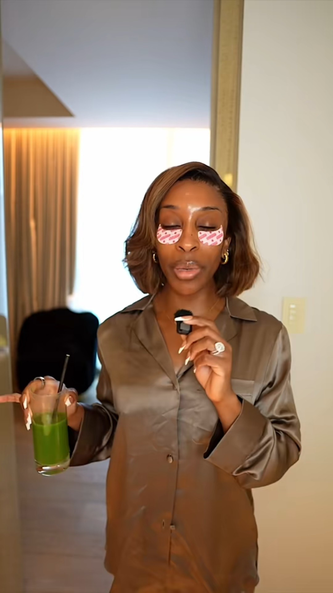 Grwm for a coffee date part 1!

#LTKdayinmylife #LTKgrwm #LTKNYFW