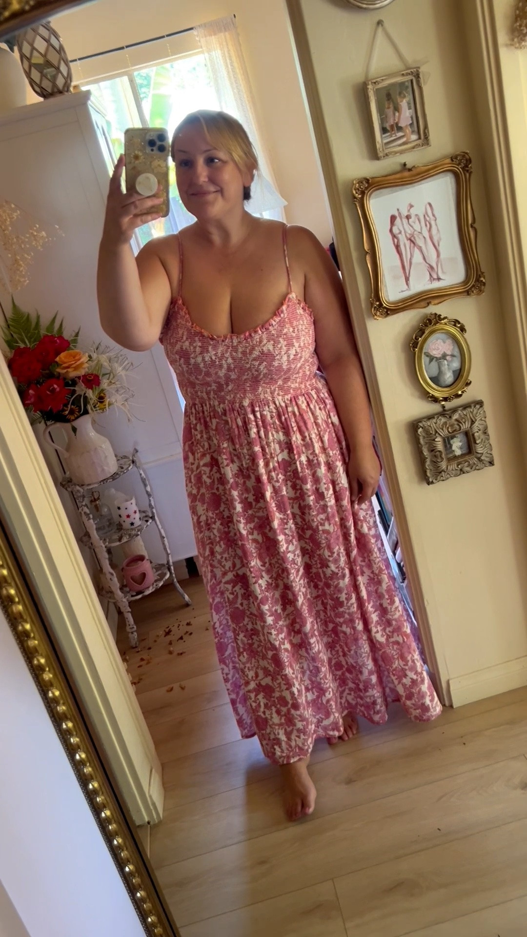 Comfortable summer maxi dress that’s so feminine and flattering for all shapes and sizes! Comes in multiple colors/patterns! 
I’m wearing size L

#LTKSeasonal #LTKootd #LTKMidsize