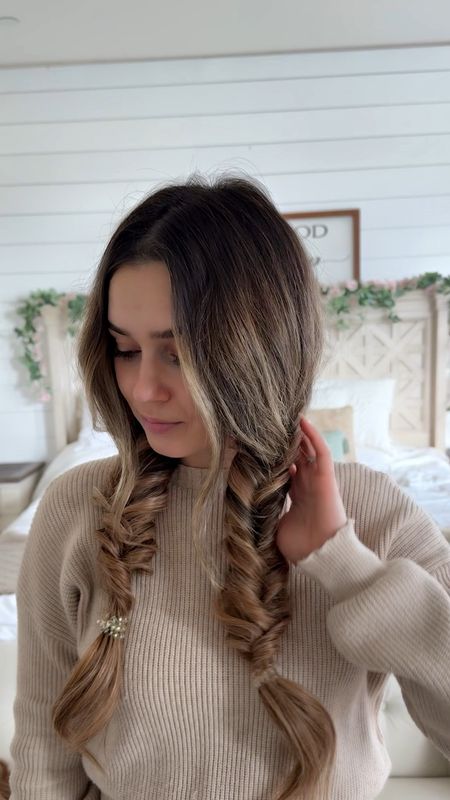 Faux fishtail braids 🩷 

#LTKstyletip #LTKVideo #LTKbeauty