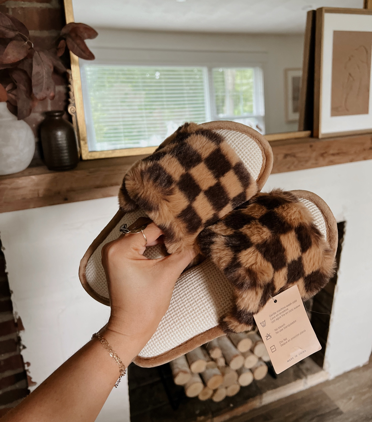 Amazon slippers / these are THE CUTEST! 🥰🤎 took a while to arrive but I’m so glad I ordered them. Super plush and the checkered print is my favorite 🫶🏼 

Cozy slippers, house slippers, checkered print, plush slippers, faux fur, neutral slippers, fall slippers, Amazon find, Amazon fashion, Amazon style 

#LTKshoecrush #LTKunder50