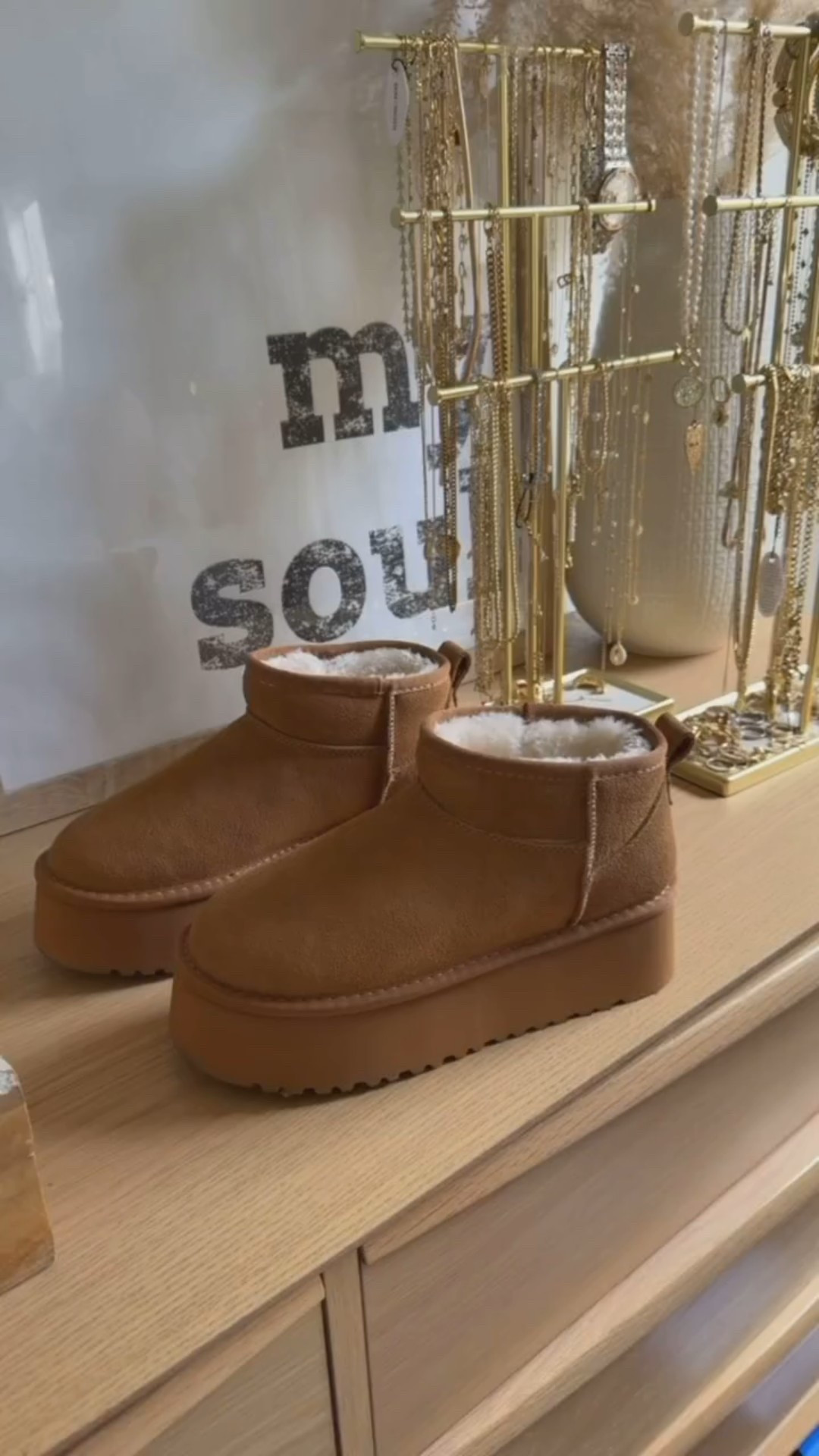 Amazon short platform booties!

tts

amazon, amazon fashion, amazon shoes, platform booties, winter boots, winter booties, fuzzy socks, frilly socks, casual style, Britt Horton, California 

#LTKFindsUnder50 #LTKHoliday #LTKGiftGuide