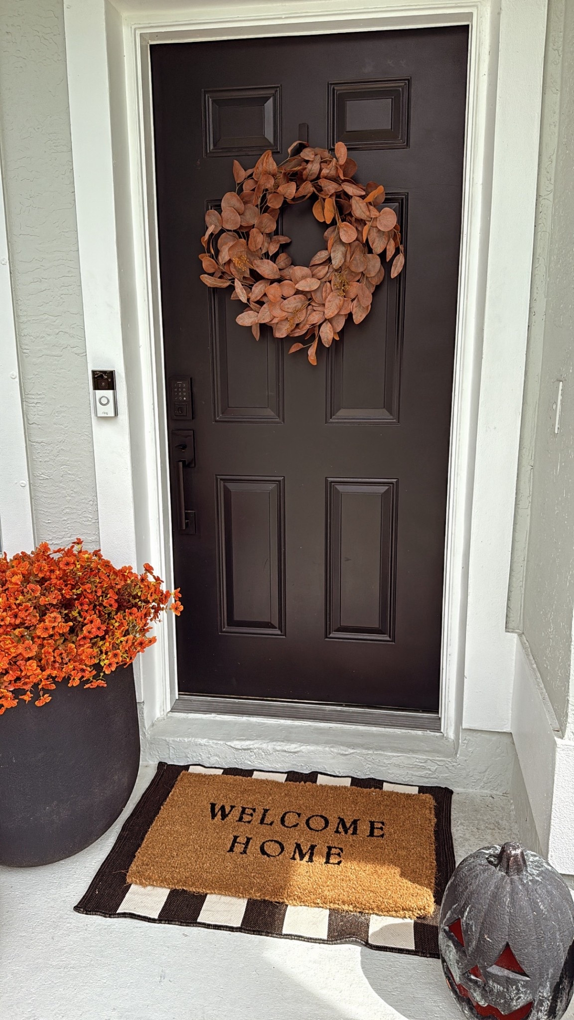 entry way fall decor 🧡
wreath: target
orange leaves: amazon
welcome mats: target
pumpkin: home depot, painted black