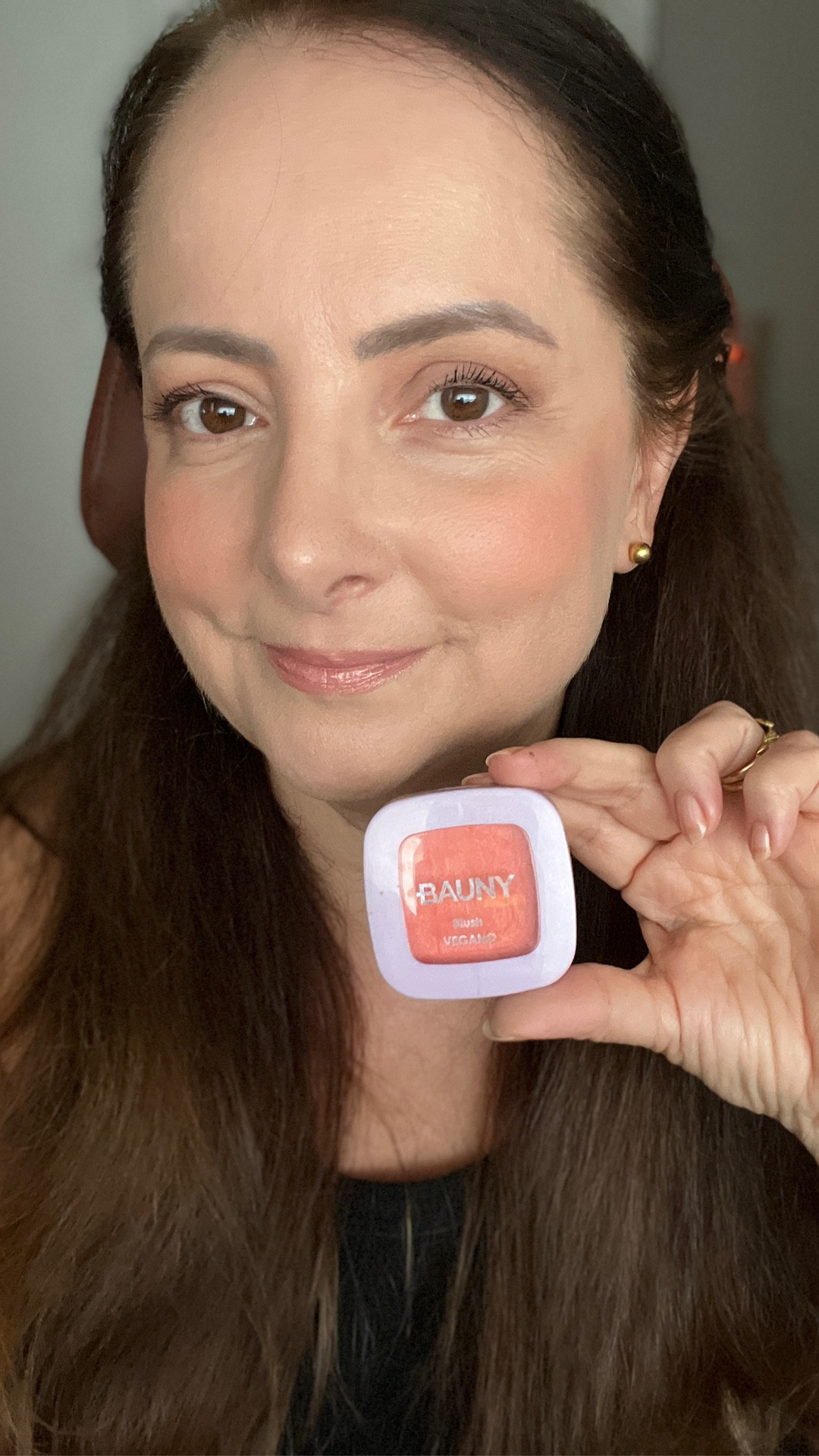 Apaixonada por esse blush da Bauny! Ele dá uma cor de saúde linda! 

#LTKbrasil #LTKbeleza