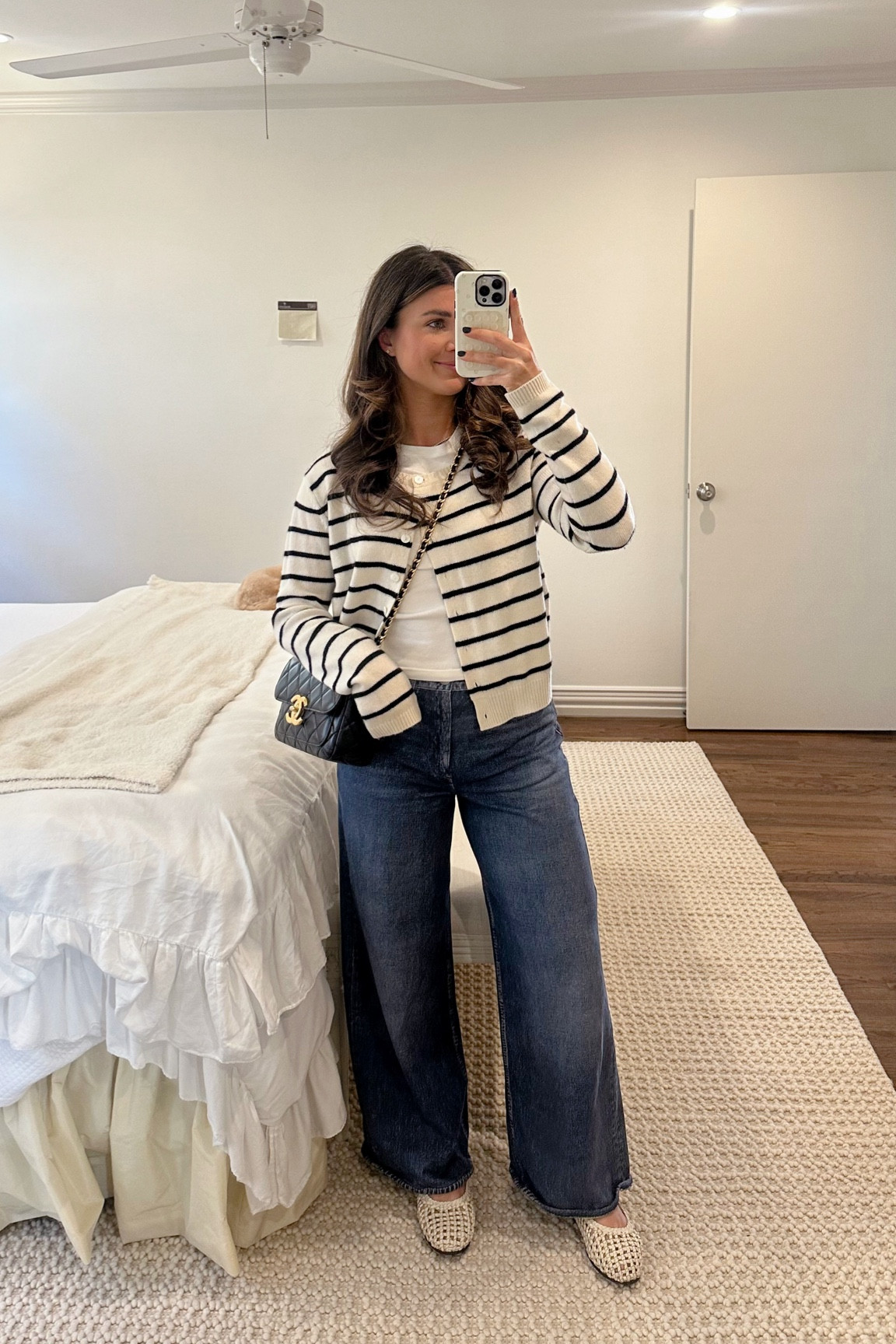 fall ootd! I fear I’ll live in these sweatpant jeans all fall/winter long

“jeans” size 26 & got them hemmed
sweater size small, my striped colorway is sold out but there’s lots of other colors
tshirt size xs
flats tts