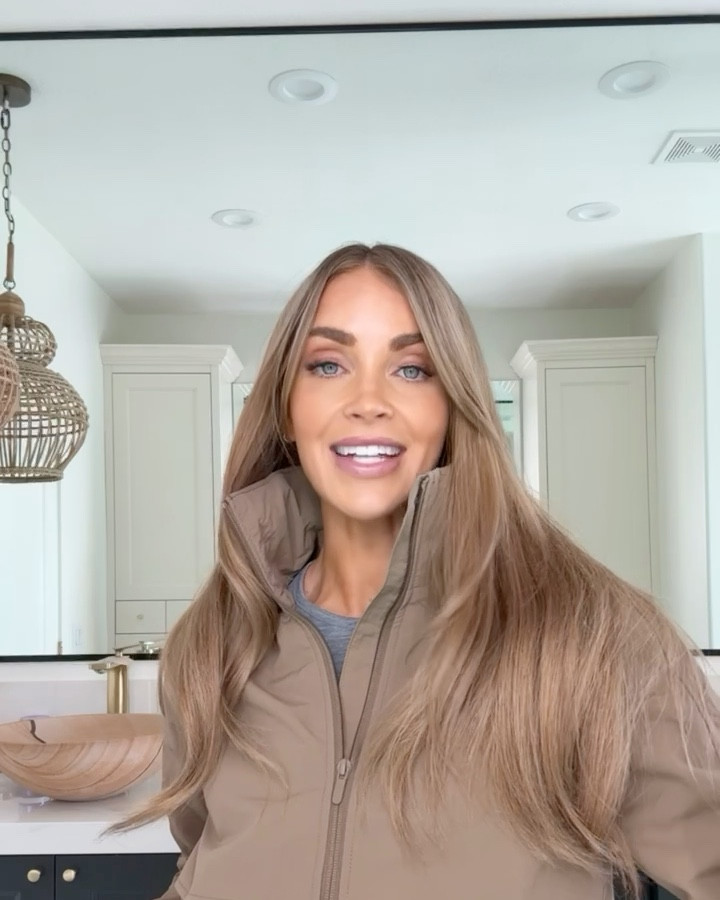 I have been on a Quince kick lately! Their variety, quality, and affordability cannot be beat. This water repellent jacket has a hidden hood and I’m obsessed!! Also loving the zero sugar recovery hydration. They are individually packaged which makes it so easy to grab on the go. @onequince #QuincePartner
