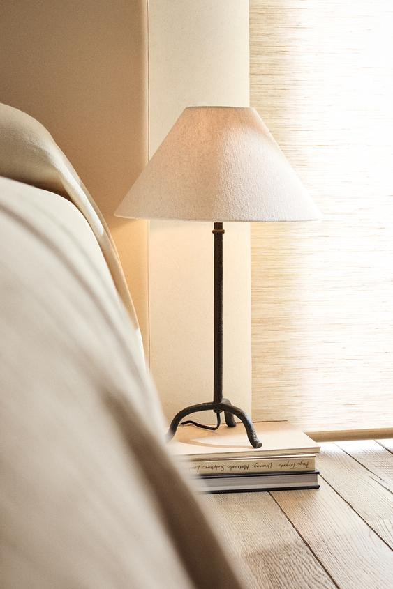 TRIPOD BASE TABLE LAMP | Zara US