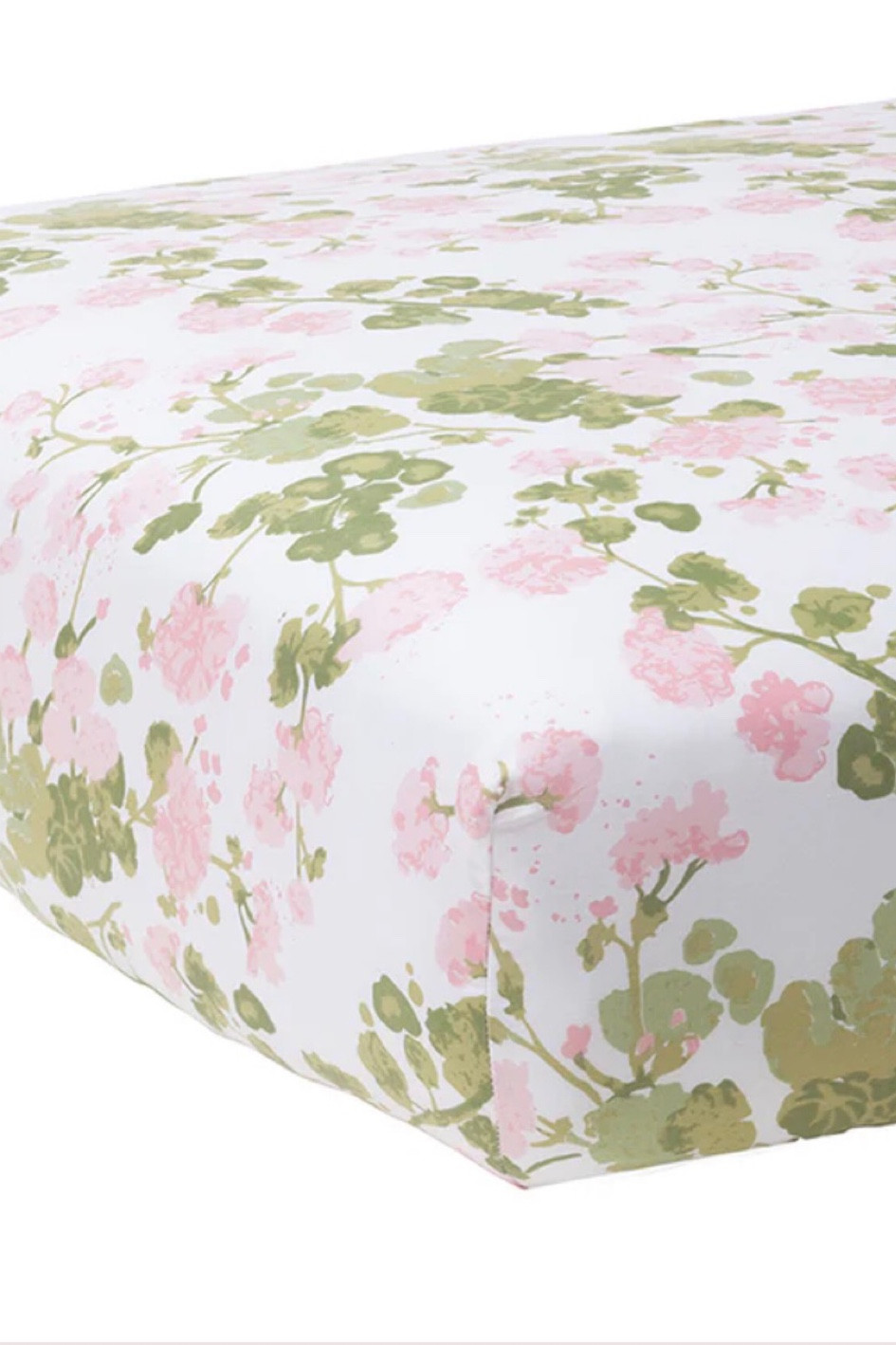 Some sweet spring time/summer things for the home- including these beautiful geranium crib sheets 😍🌷💖