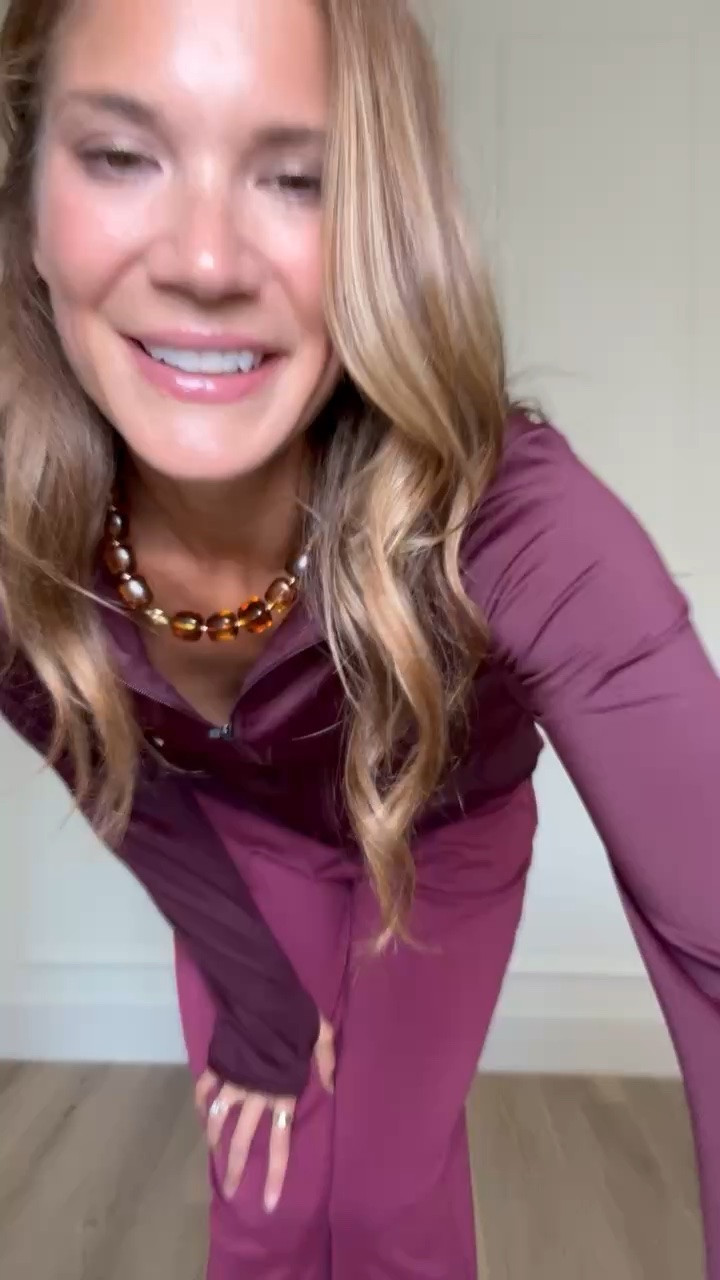 Loving this warm athleisure look for those grab and go weekends when comfort is the priority. Cozy layers, relaxed pieces, and sneakers make it perfect for coffee runs, errands, or a full day out.

Fall athleisure, Weekend outfit, Tall girl fashion, Tall friendly clothing, Casual fall outfit, Cozy layers, Athleisure outfit, Grab and go outfit, Comfortable fall style, Everyday outfit, Fall weekend style, StangandCo

#LTKootd #LTKgrwm #LTKdayinmylife