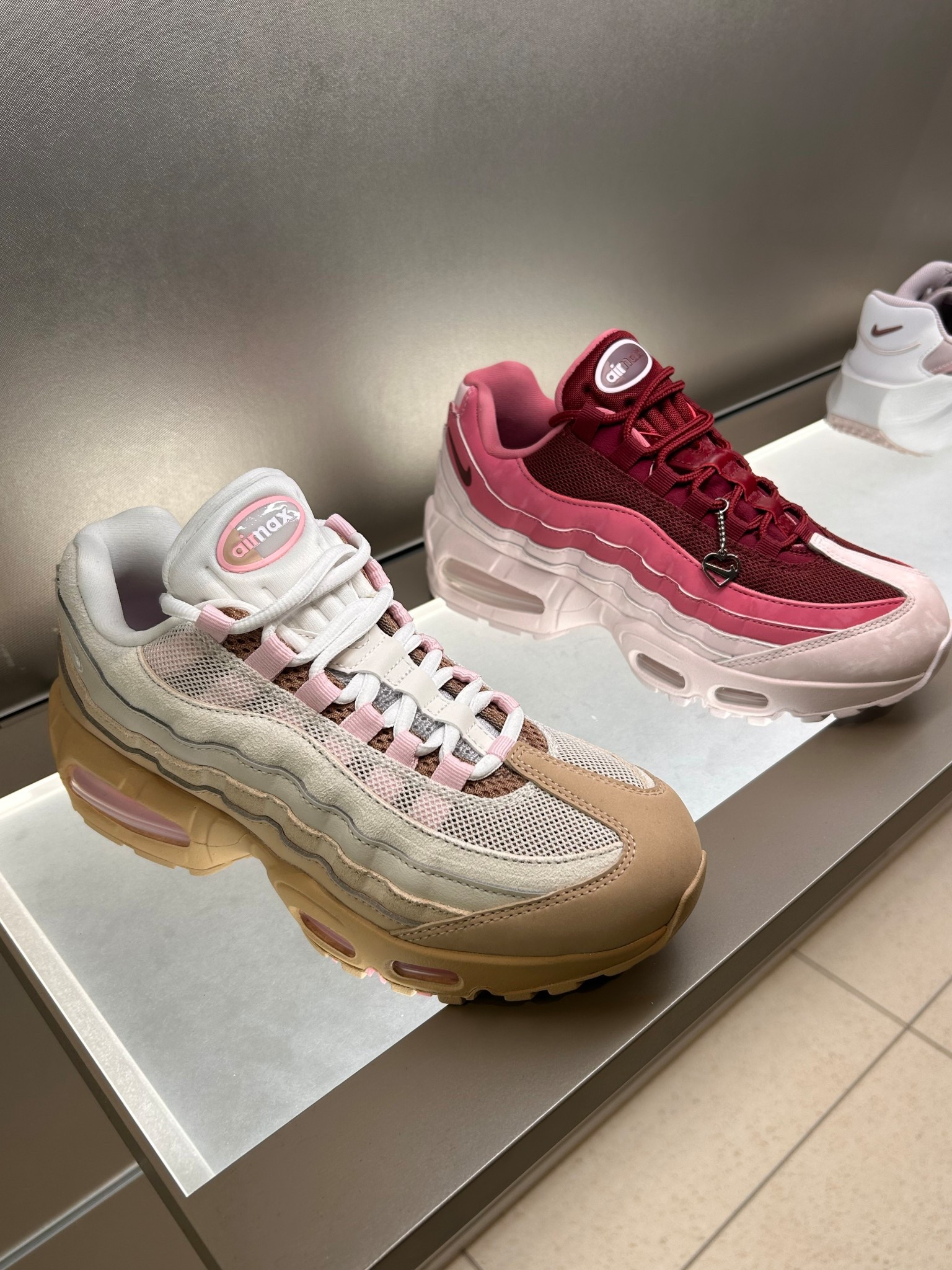 Nike Airmax Bubble Sneakers for Women 
#airmax #sneakers #womensshoes 

#LTKfitnessgoals