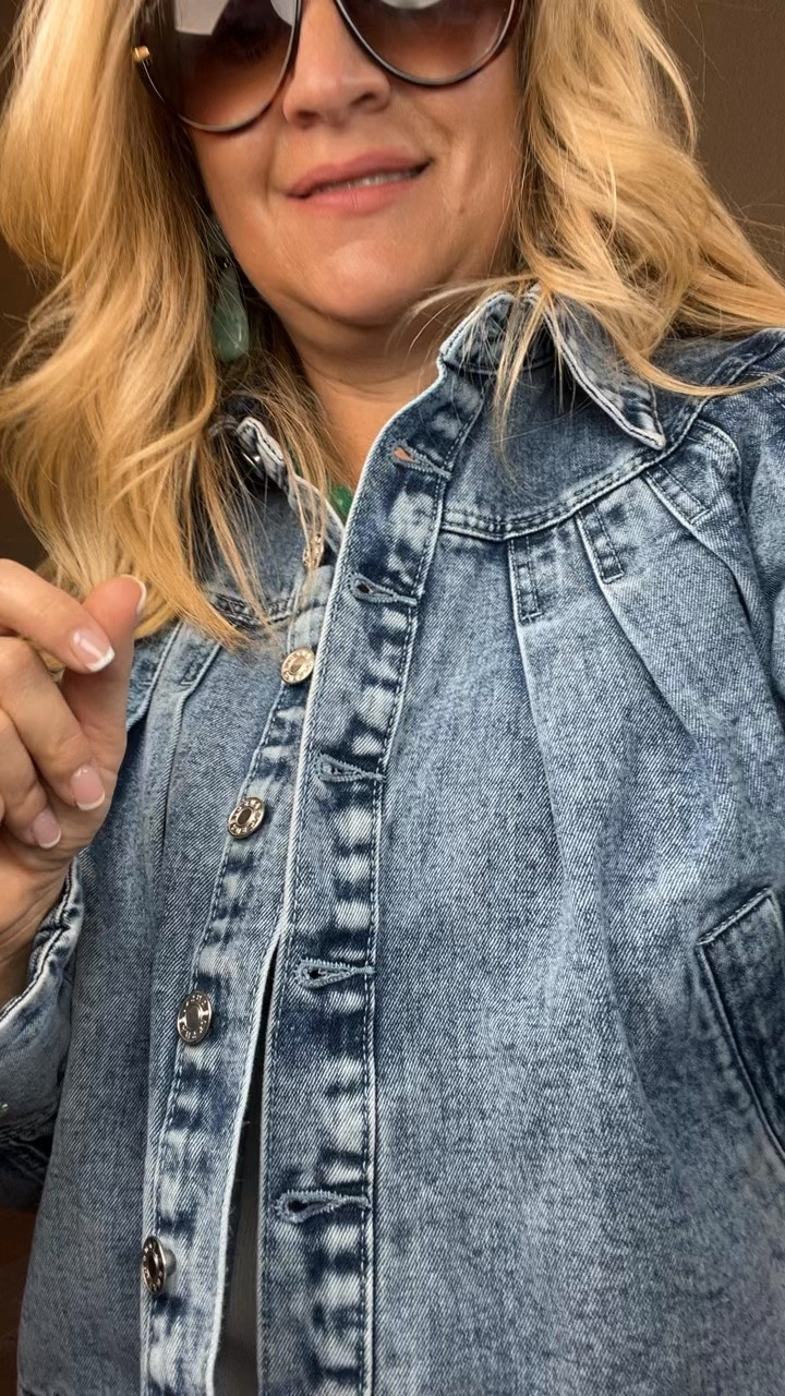  ✨Tap the bell, save and ❤️ for over 40 fashion, midlife style, midsize fashion and luxury looks for less. 

I really thought it was my age…

The weight.
The belly.
The “nothing looks right anymore” feeling.

But it wasn’t.

It was the outfits.

I was hiding in shapeless pieces that made me look tired, heavy… older.

The shift?
✨ Structure in the shoulders
✨ A collar that lifts your face
✨ Pieces that skim instead of drown you

And suddenly… I felt like myself again.

Not smaller.
Not younger.
Just better.

If your outfits have been making you feel off lately… it’s not you. 🤍

Comment SPRING and I’ll send you these looks.

— Lindsey Denver
Helping you look good, feel good

#over40fashion #midlifestyle #midsizefashion #genxstyle #over50style #springoutfits #bodyconfidence #bellyfriendlystyle #styleover40 #confidenceover40


Follow my LTK @Over40andmidlife on the @shop.LTK app to view this post and get my exclusive app-only content!

#liketkit 
@shop.ltk
https://liketk.it/61X81