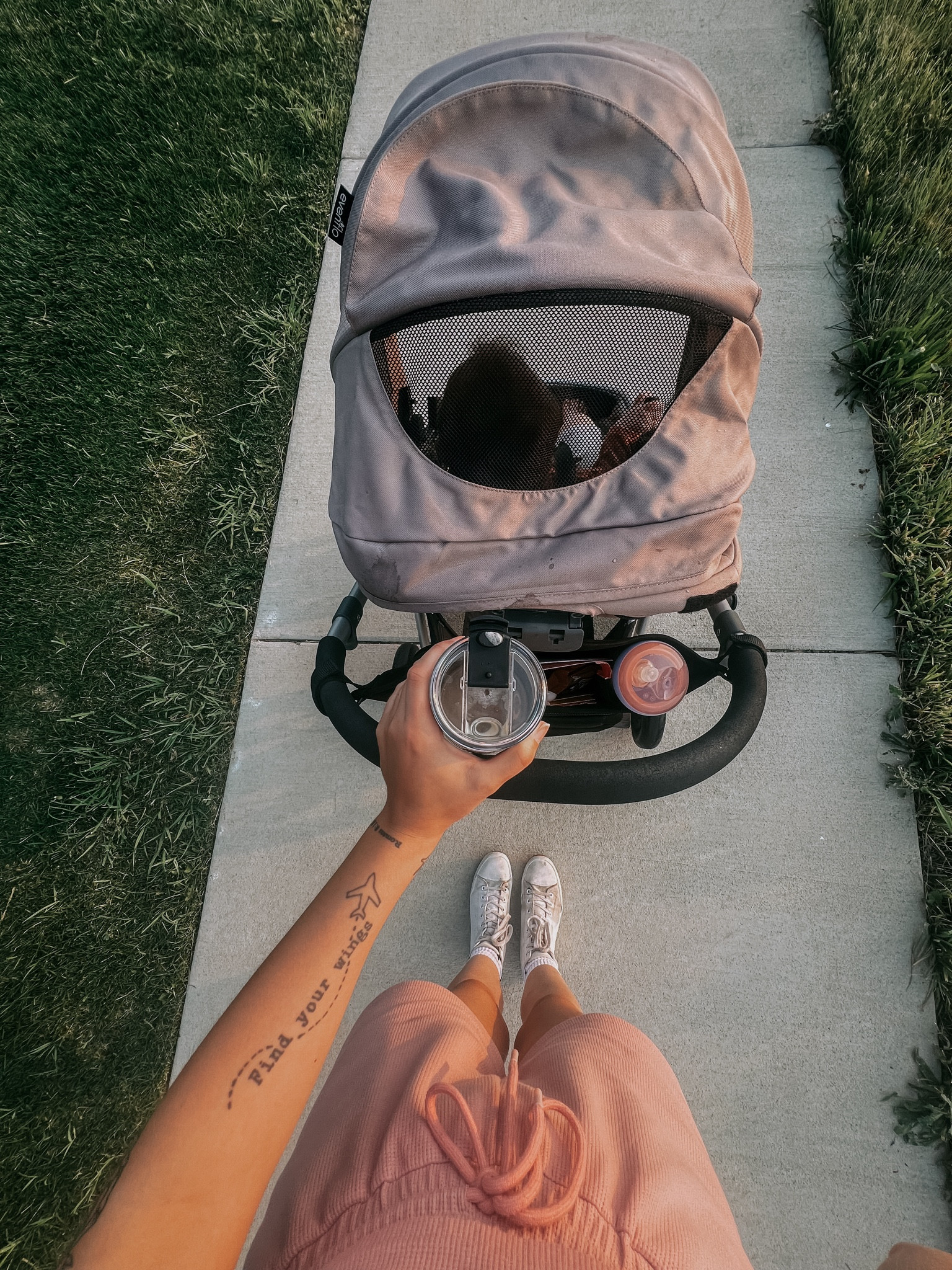 6am walks 🤍

#LTKFitness #LTKActive #LTKFamily