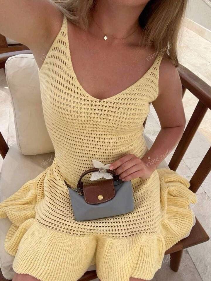 Vestido mini ajustado sin mangas, de punto, con espalda descubierta y diseño calado, ideal para ... | SHEIN