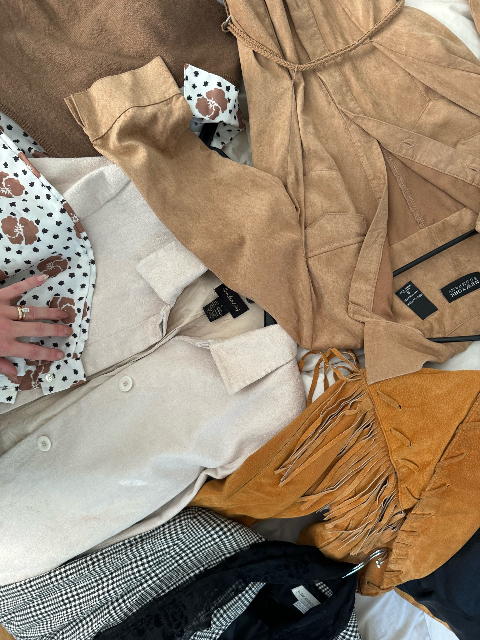 Nyc fall date night outfit inspo 🍂🫶🏻💫✨ #datenight #falloutfit #fallinspo #fallstyle #vintage 

#LTKStyleTip #LTKSeasonal