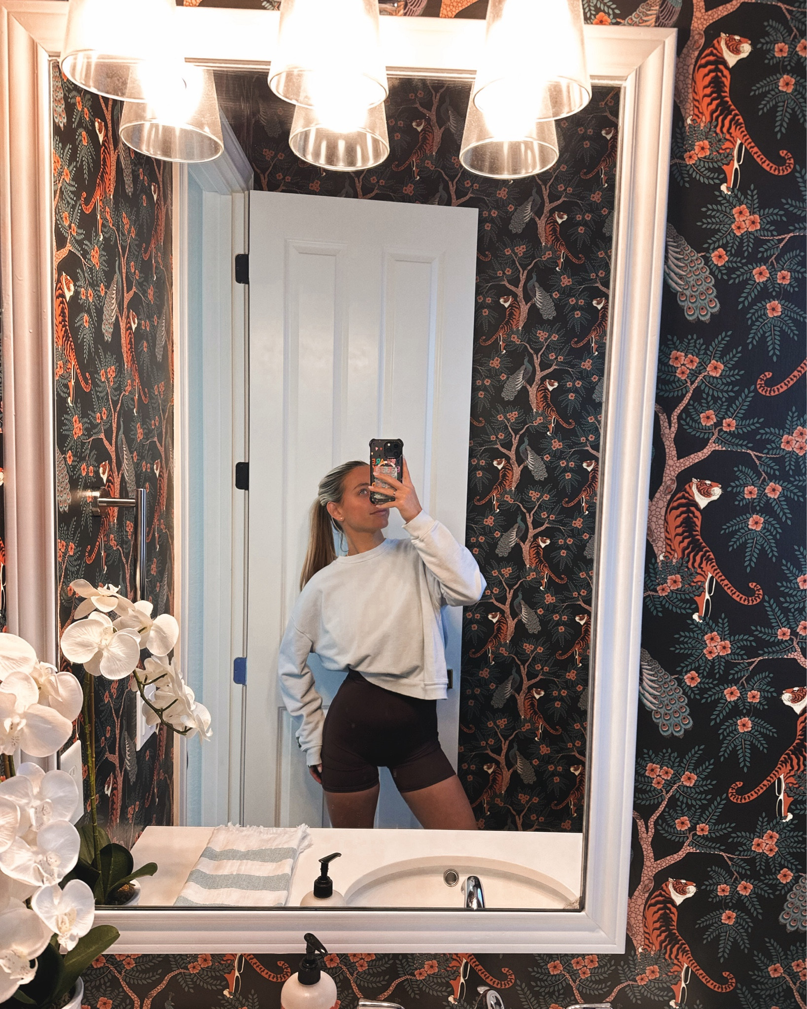 Saturday 🤍🤎

#LTKFindsUnder50 #LTKActive #LTKStyleTip