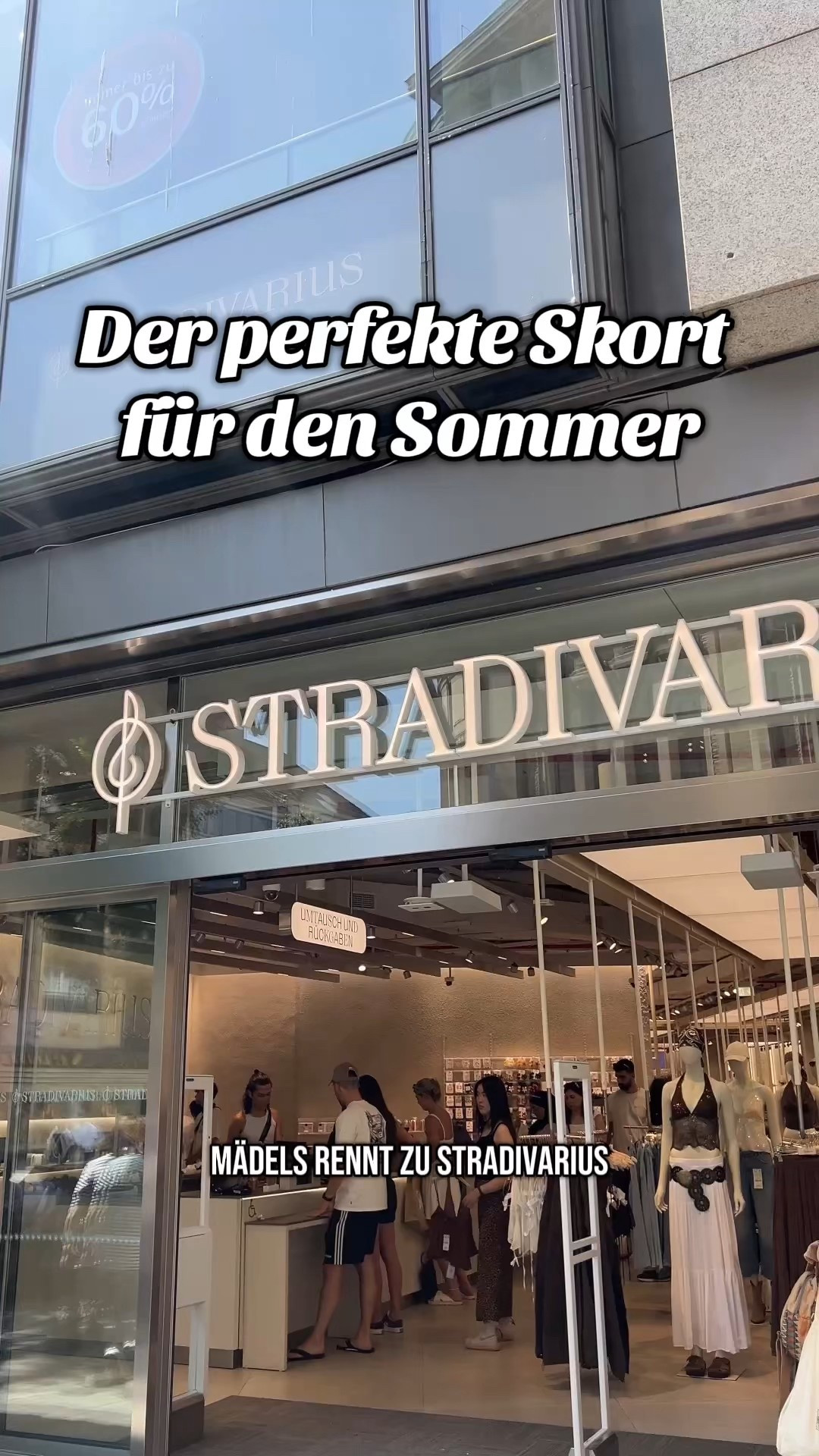 Ihr könnt euch nicht vorstellen, wie sehr ich mich gefreut habe, dass es den viralen Stradivarius Skort im Laden in meiner Größe gab. Ich finde den wirklich so perfekt! Er sitzt gut, man kann nicht drunter gucken, weil eine Shorts drunter ist und er sieht von vorne und hinten aus wie ein Rock. 😍 

#LTKeurope #LTKsummer #LTKdeutschland