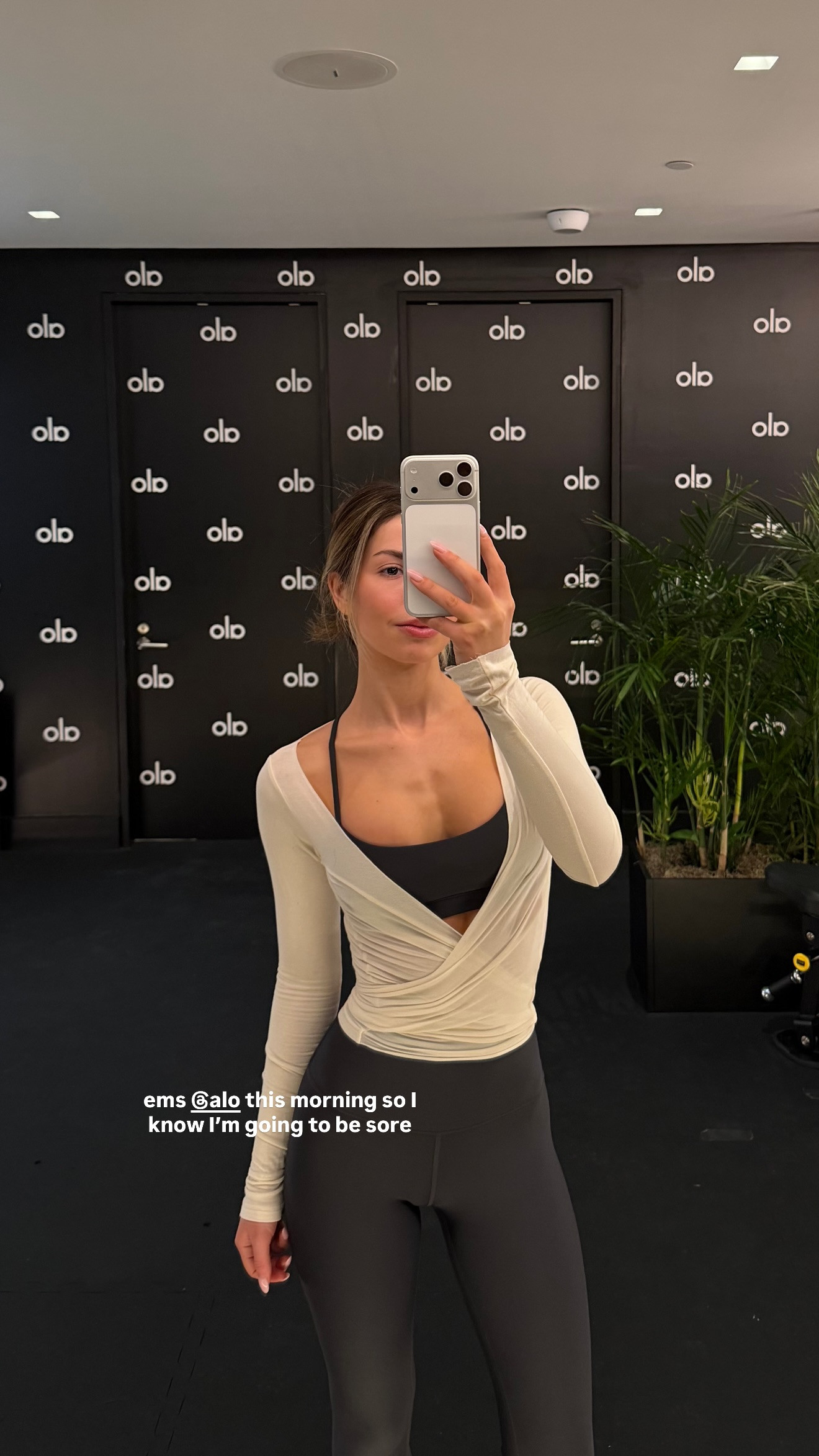 Alo set & 437 wrap top 🖤